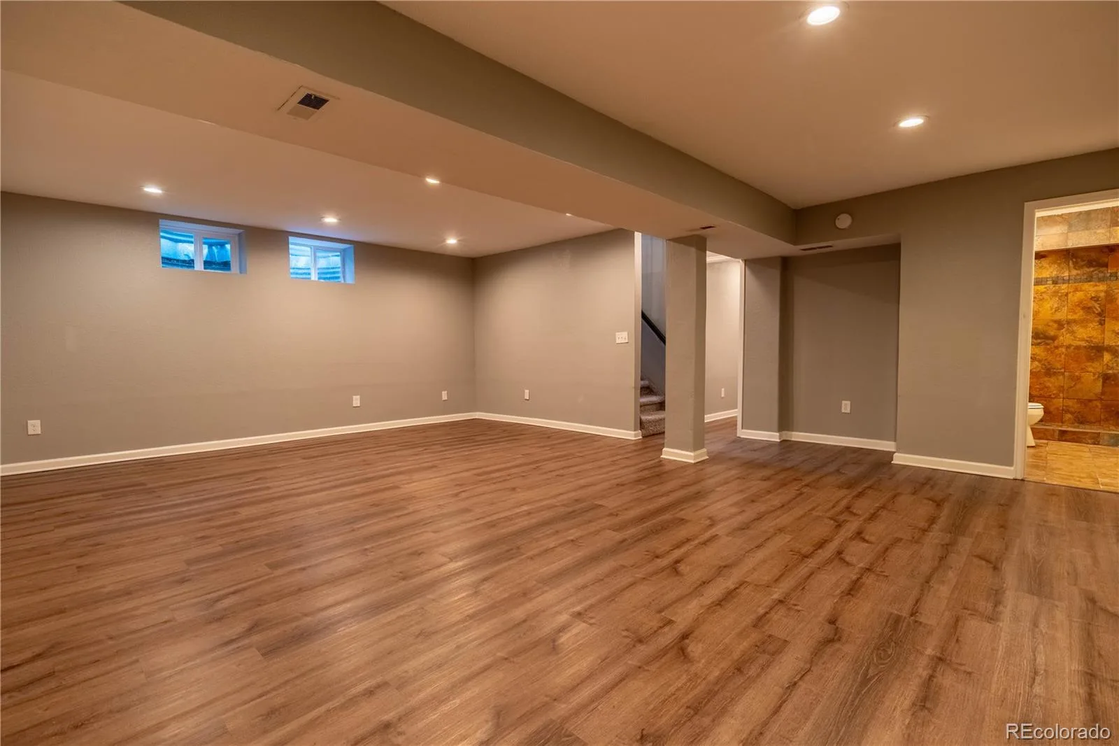 895 S Garrison Street Denver CO 80226 | MLS #REC1627067 07242026234611 1600 26