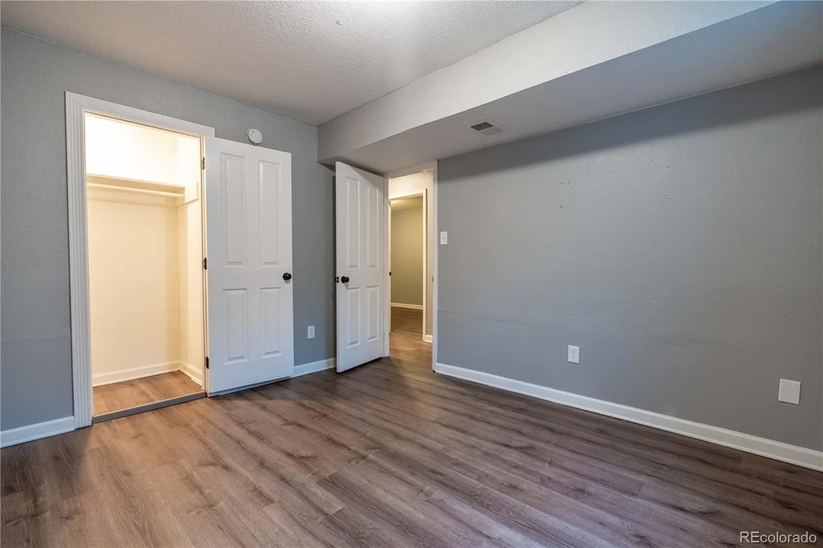 895 S Garrison Street Denver CO 80226 | MLS #REC1627067 07242026234611 1600 33