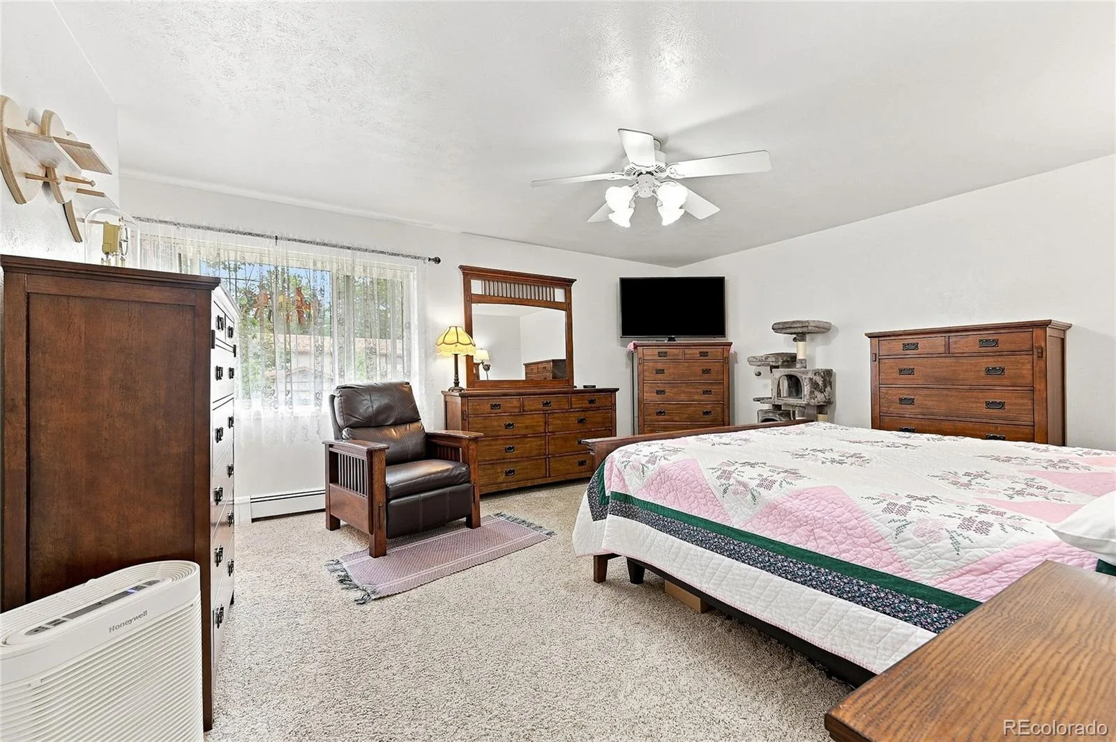1570 S Macon Street Aurora CO 80012 | MLS #REC1628469 09032026003306 1600 20