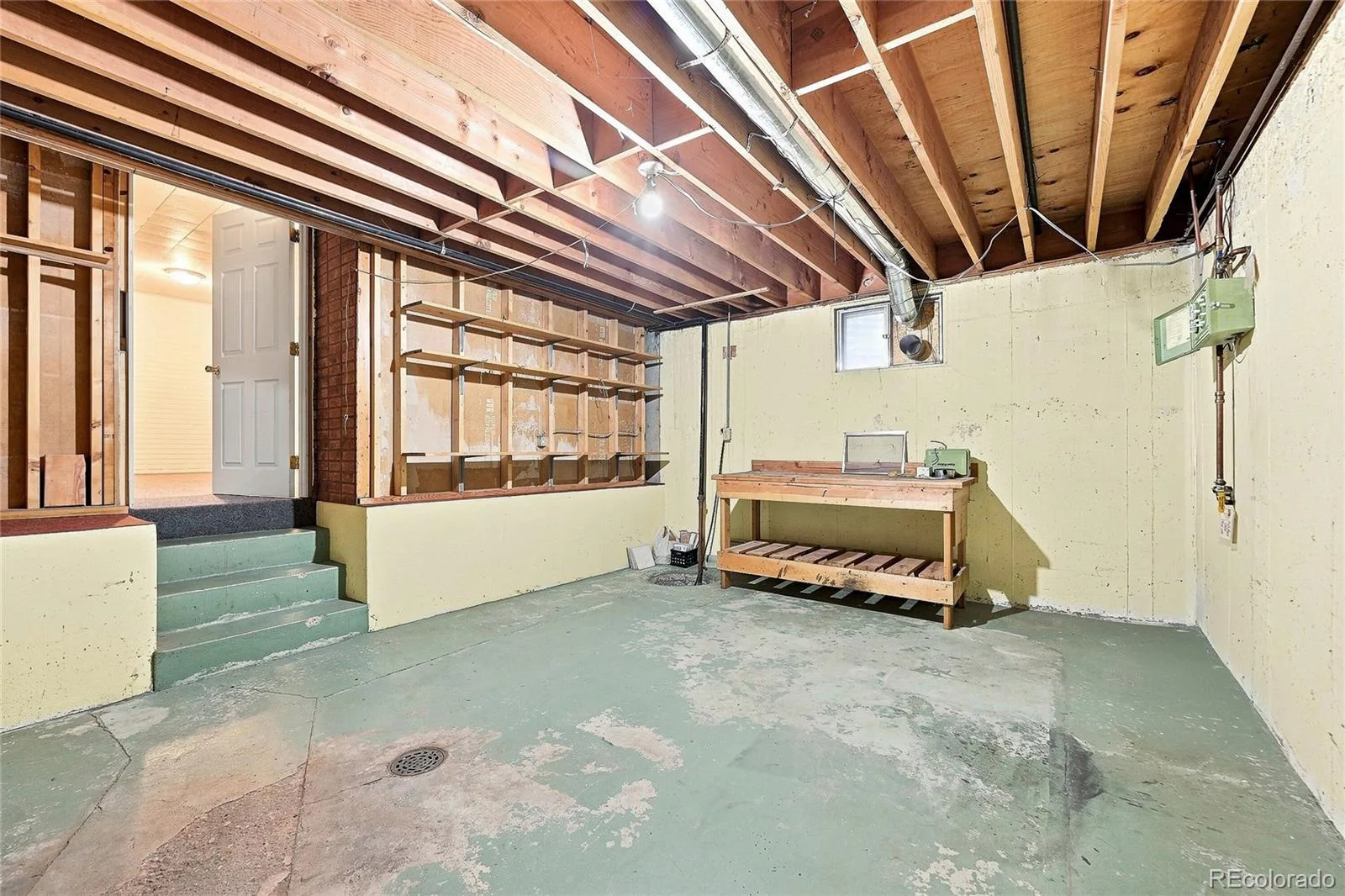 1570 S Macon Street Aurora CO 80012 | MLS #REC1628469 09032026003306 1600 26