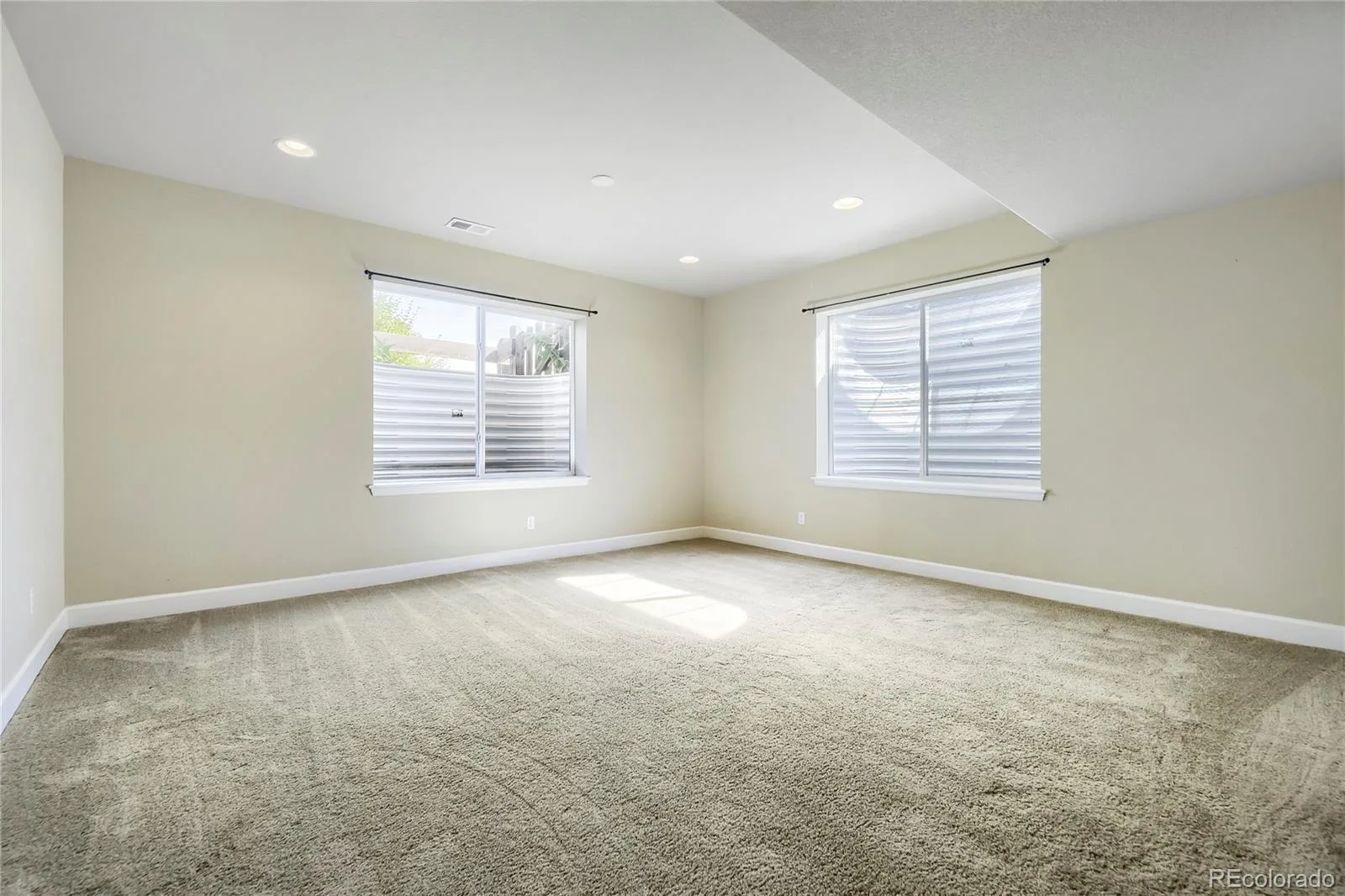 12132 Elton Way Parker CO 80138 | MLS #REC1629647 08292026141335 1600 22