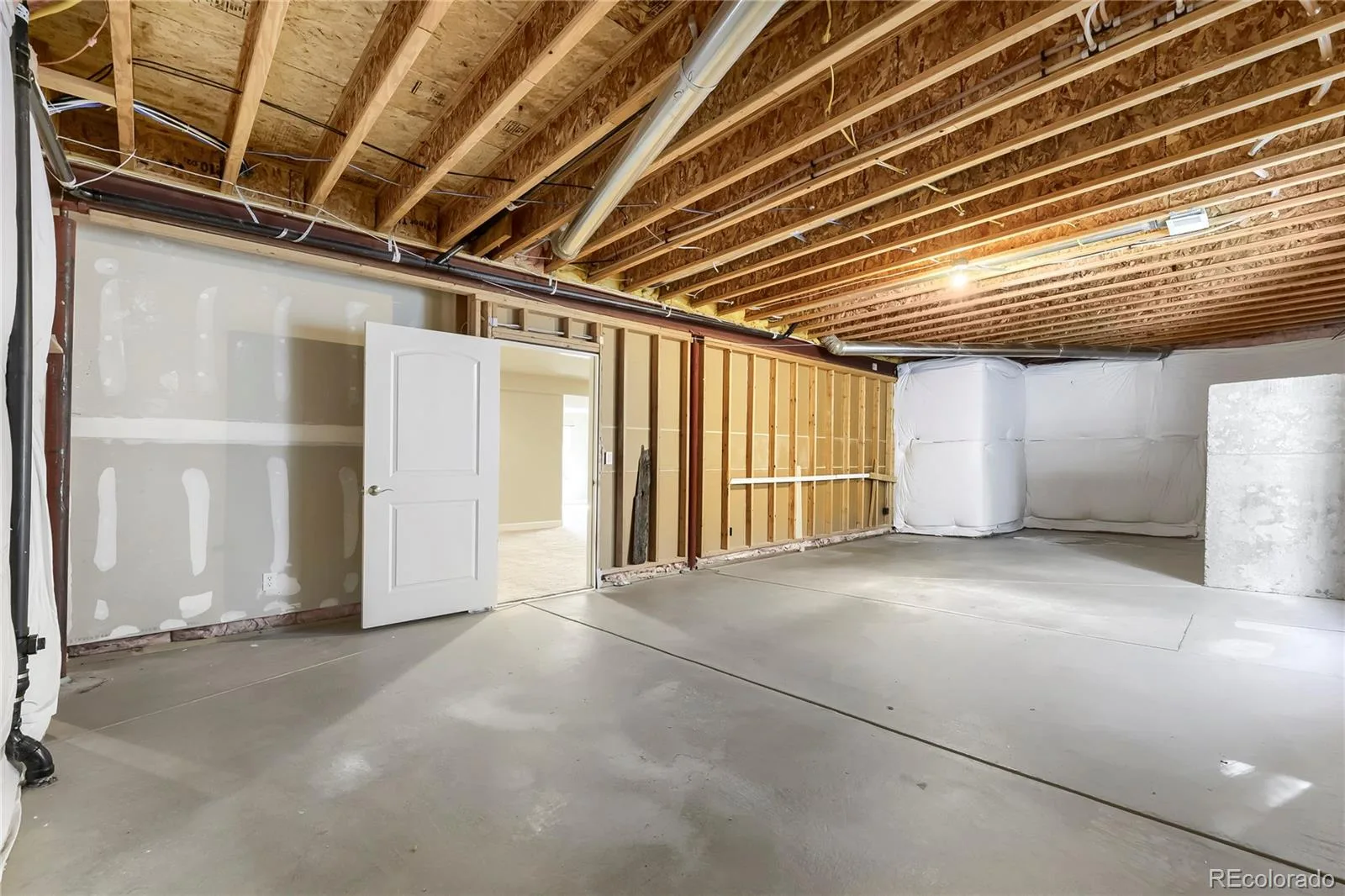 12132 Elton Way Parker CO 80138 | MLS #REC1629647 08292026141335 1600 26