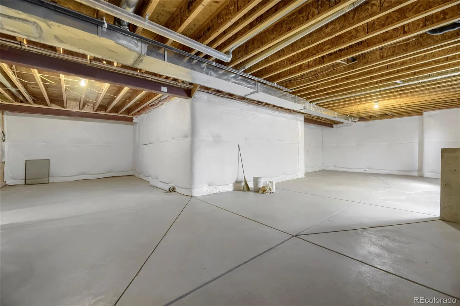 12132 Elton Way Parker CO 80138 | MLS #REC1629647 08292026141335 1600 29