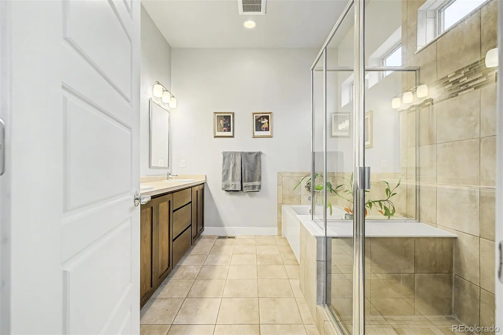 5229 Beeler Street Denver CO 80238 | MLS #REC1633143 08062026160125 1600 26