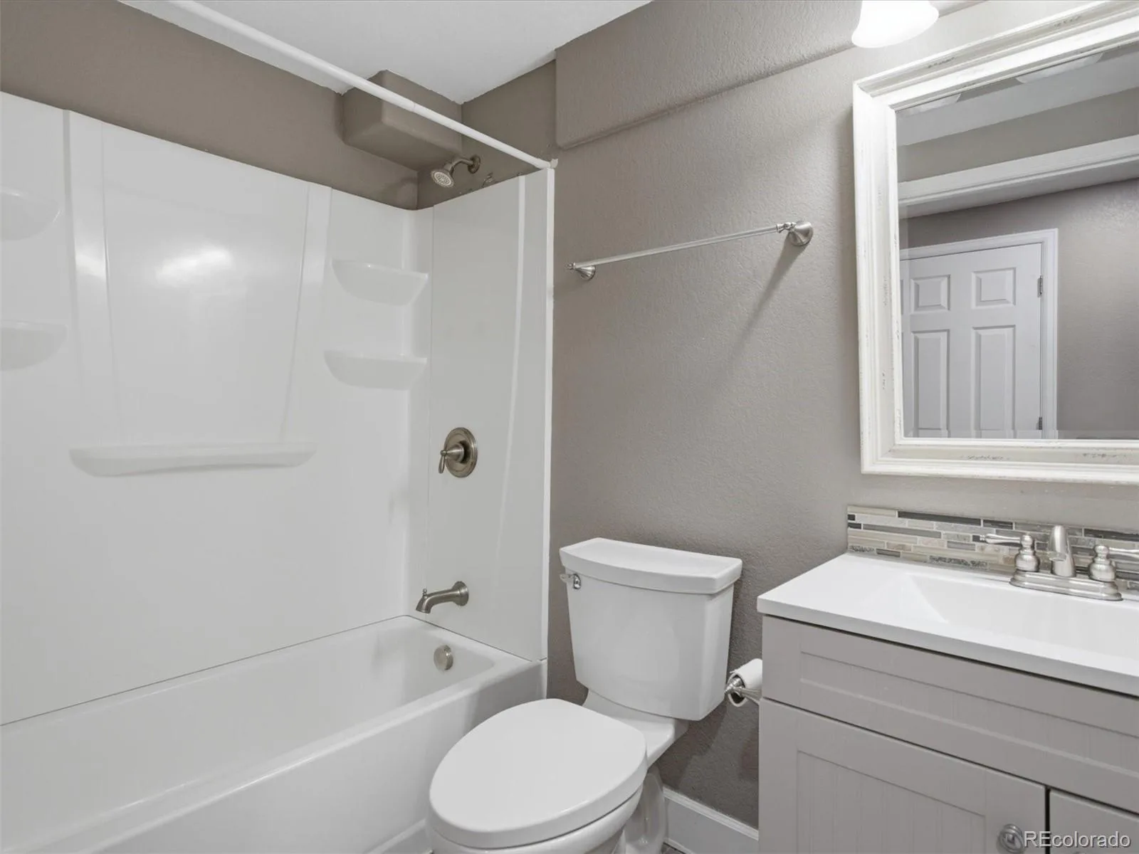 9931 Aftonwood Street Littleton CO 80126 | MLS #REC1636177 08132026164418 1600 26