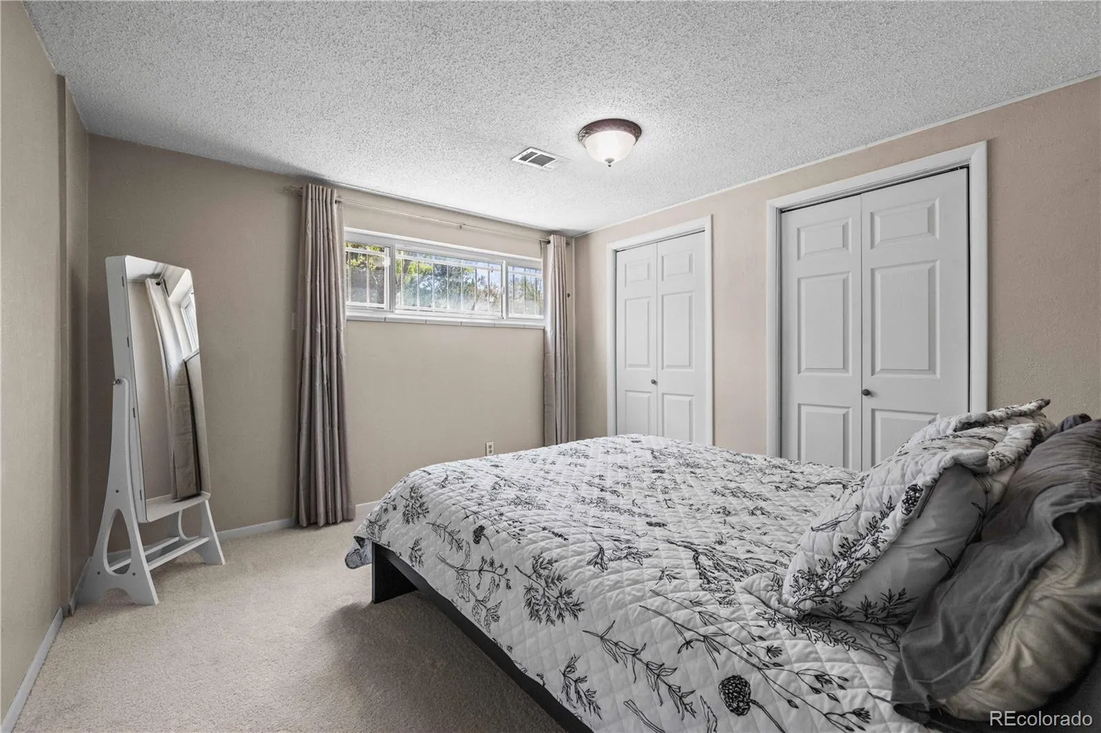 2951 S Downing Street Englewood CO 80113 MLS #REC1636598 05022026052910 1600 31