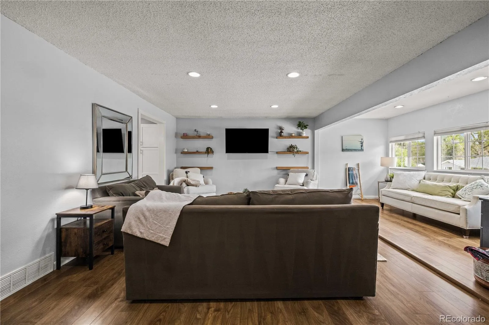 2951 S Downing Street Englewood CO 80113 MLS #REC1636598 05022026052910 1600 5