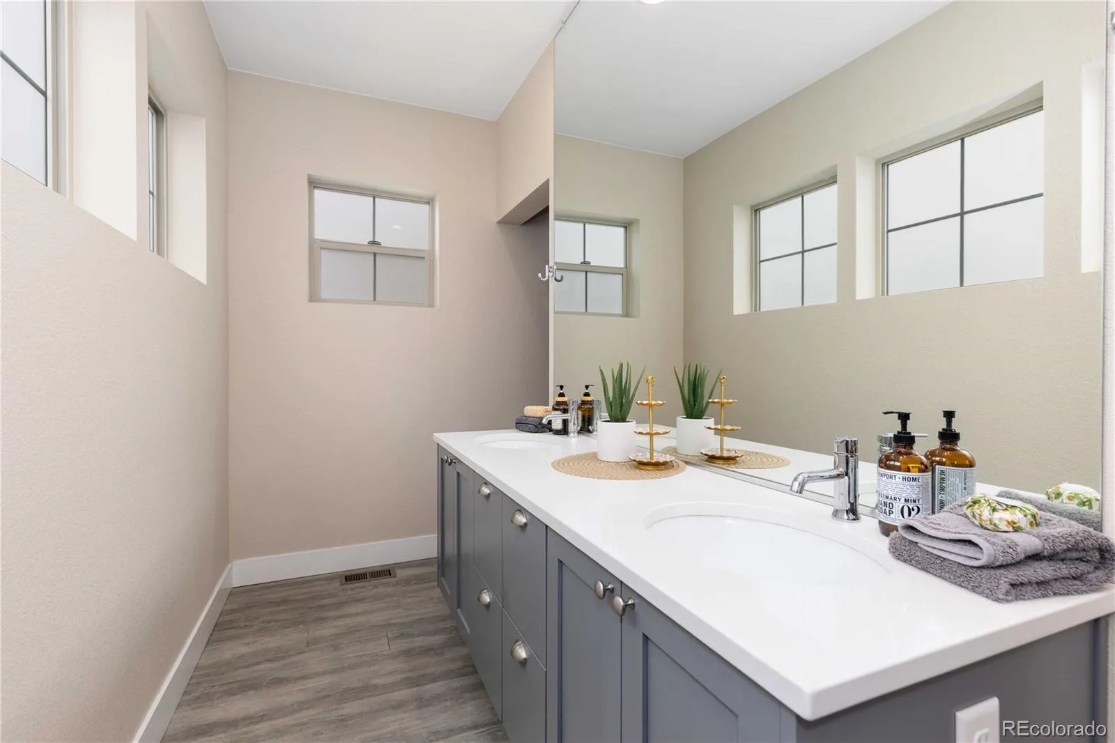15513 W Vassar Avenue Lakewood CO 80228 | MLS #REC1637253 08212026153004 1600 17