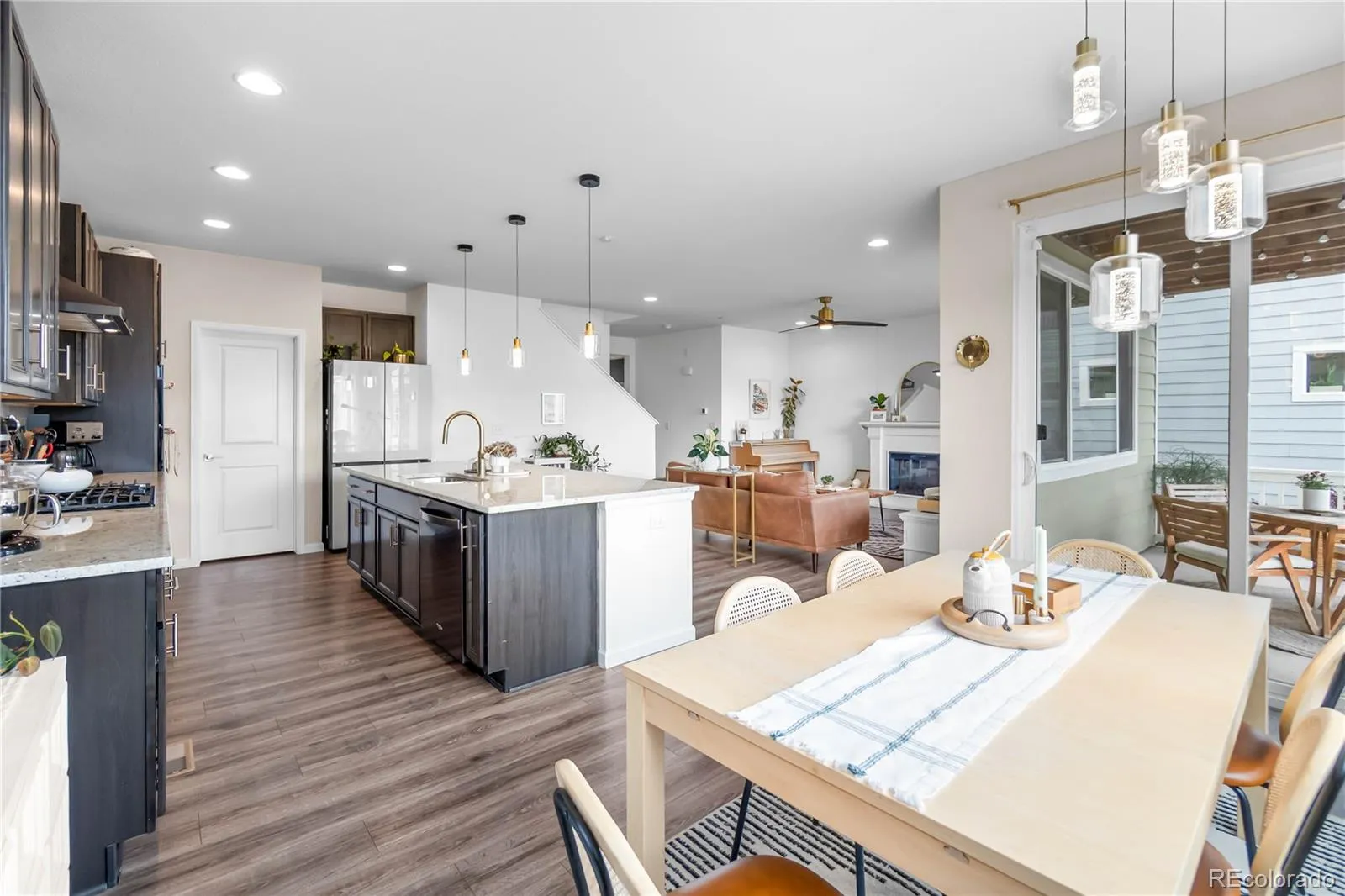 04162026181056 1600 12