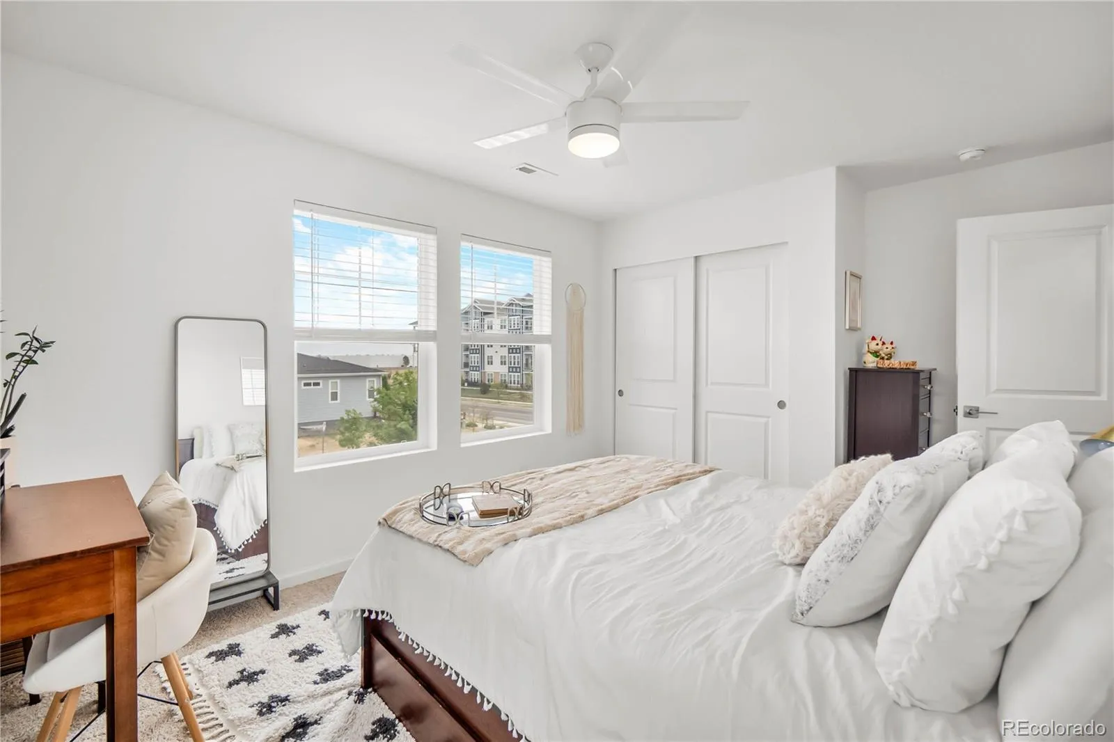 04162026181056 1600 33