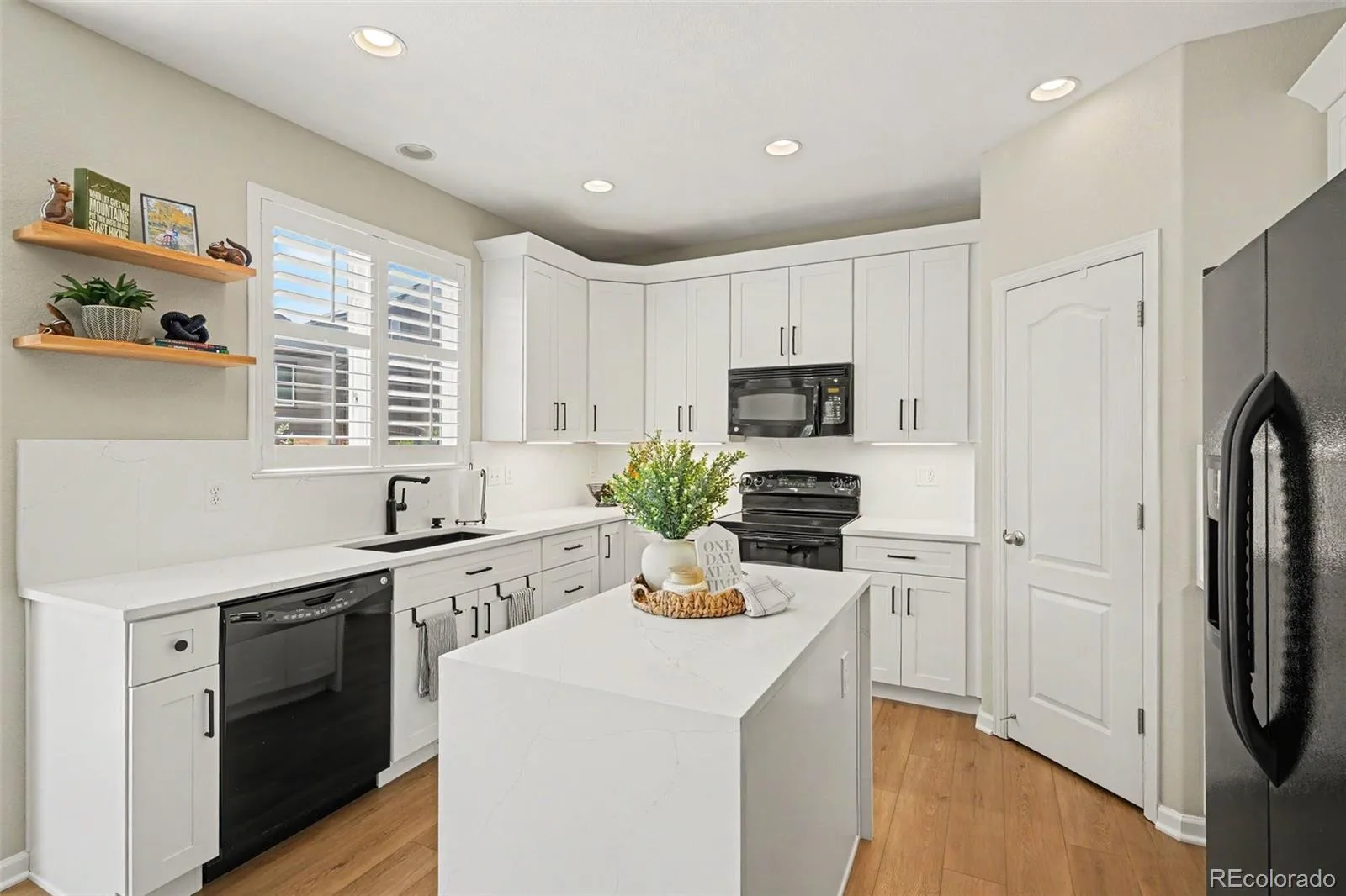 7808 Sabino Lane Castle Rock CO 80108 MLS #REC1639219 06192026233300 1600 3