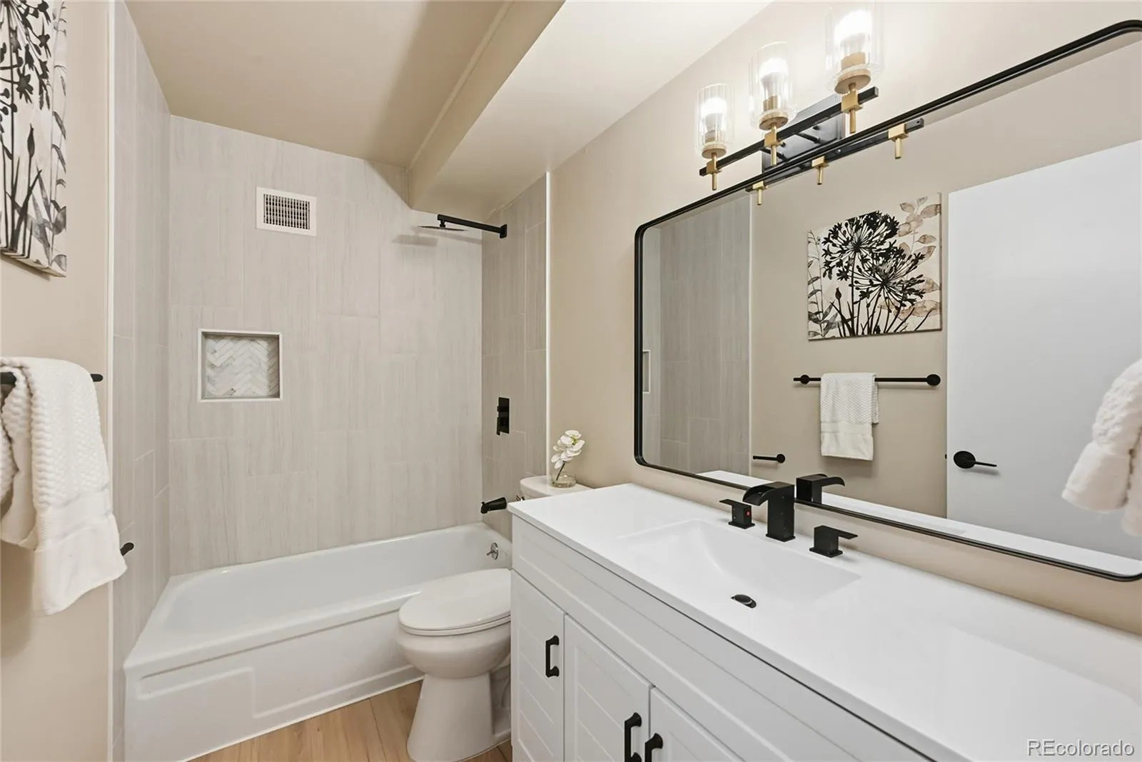705 S Alton Way #4C Denver CO 80247 MLS #REC1641561 04142026212030 1600 18