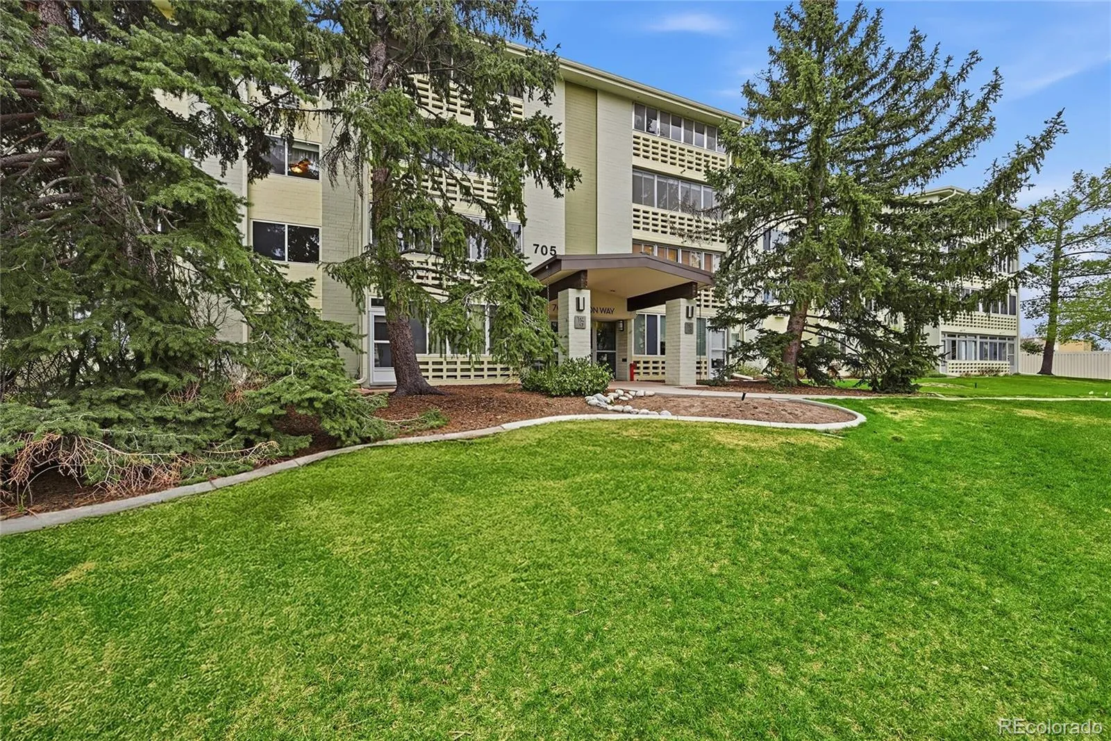 705 S Alton Way #4C Denver CO 80247 MLS #REC1641561 04142026212030 1600 25