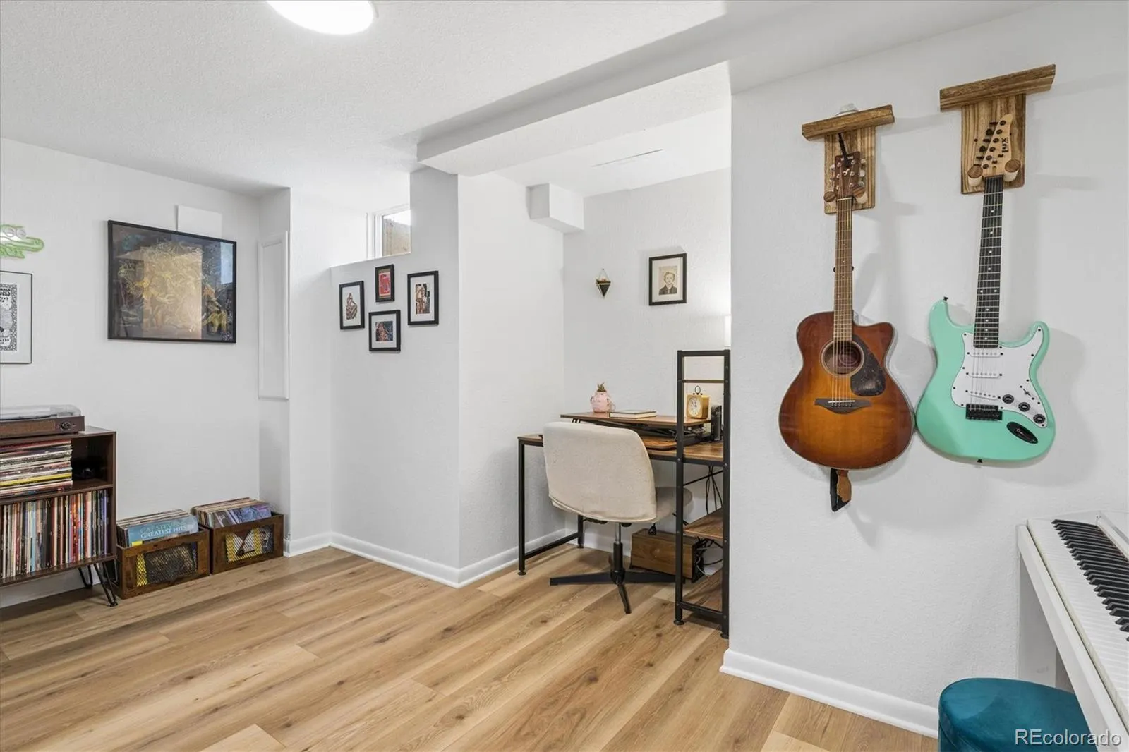 04092026023804 1600 18