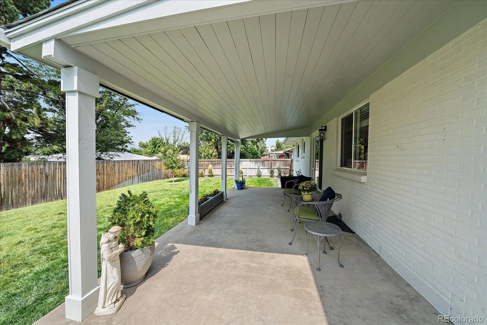 8244 E Kenyon Drive Denver CO 80237 MLS #REC1645109 06102026011905 1600 26