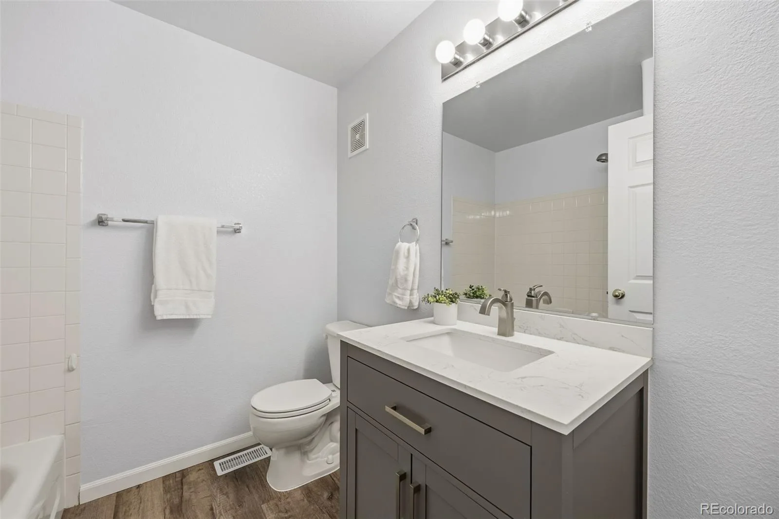 9550 E Florida Avenue #2021 Denver CO 80247 MLS #REC1649675 06092026072146 1600 18