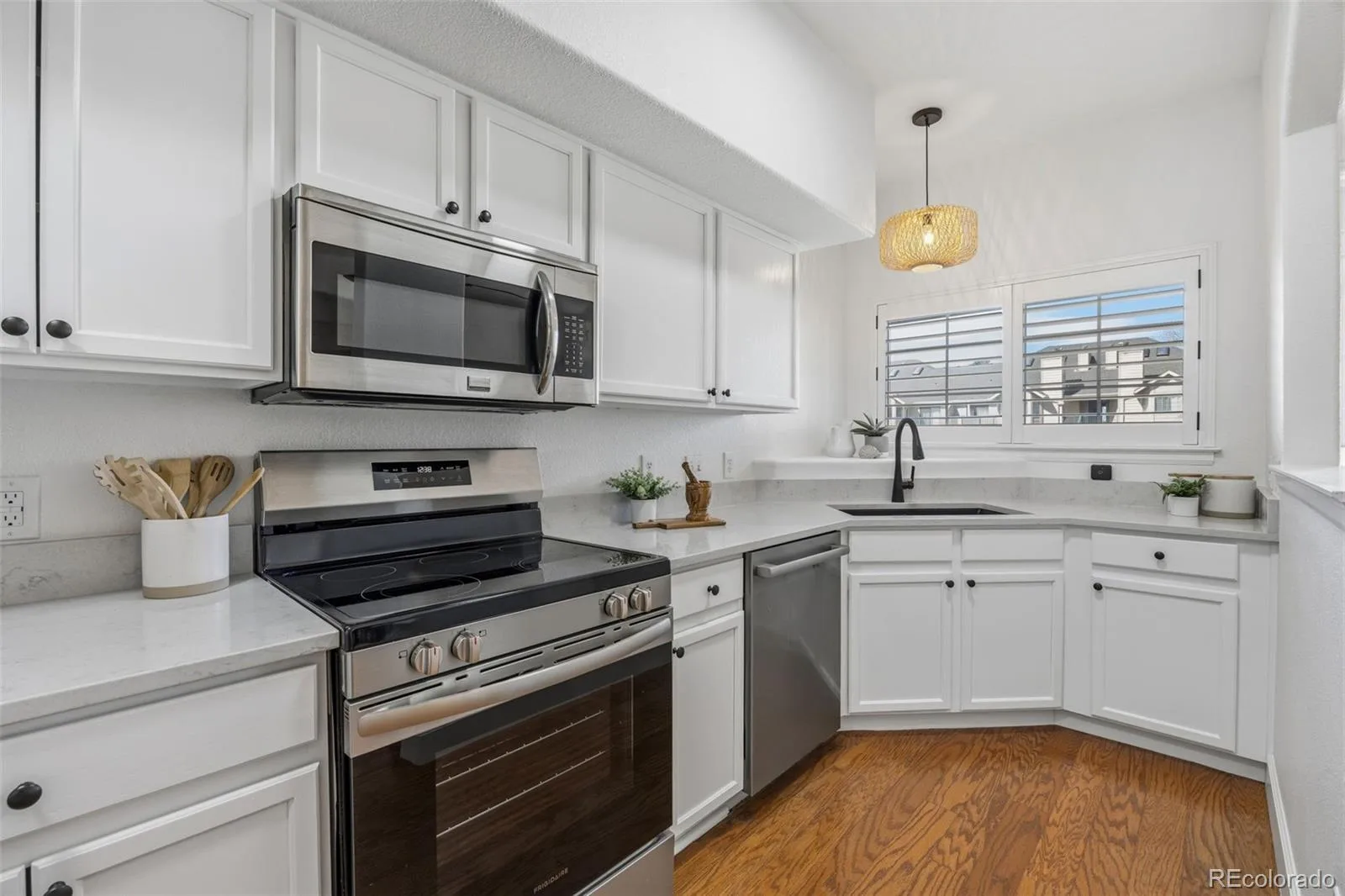 9550 E Florida Avenue #2021 Denver CO 80247 MLS #REC1649675 06092026072146 1600 5