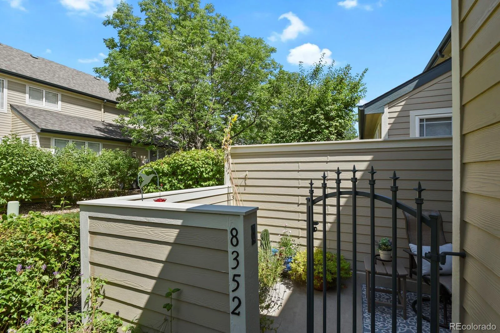 8352 S Garland Circle Littleton CO 80128 | MLS #REC1651063 08272026163559 1600 31