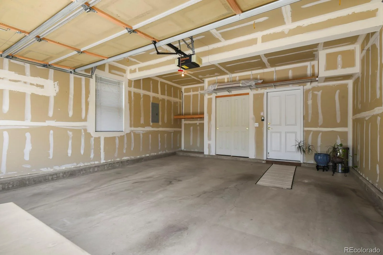 8352 S Garland Circle Littleton CO 80128 | MLS #REC1651063 08272026163559 1600 32