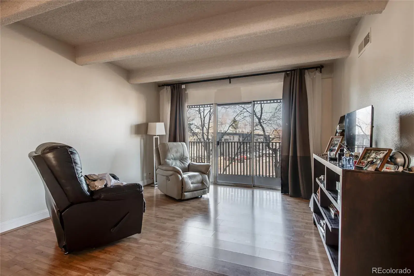 8060 E Girard Avenue #208 Denver CO 80231 MLS #REC1652712 01302026000856 1600 10