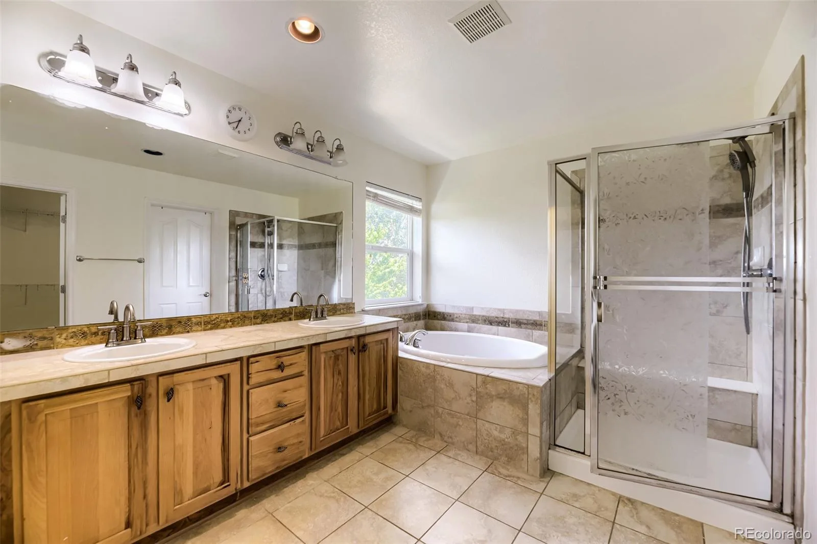 4900 Bluegate Drive Highlands Ranch CO 80130 | MLS #REC1654251 08282026132522 1600 25