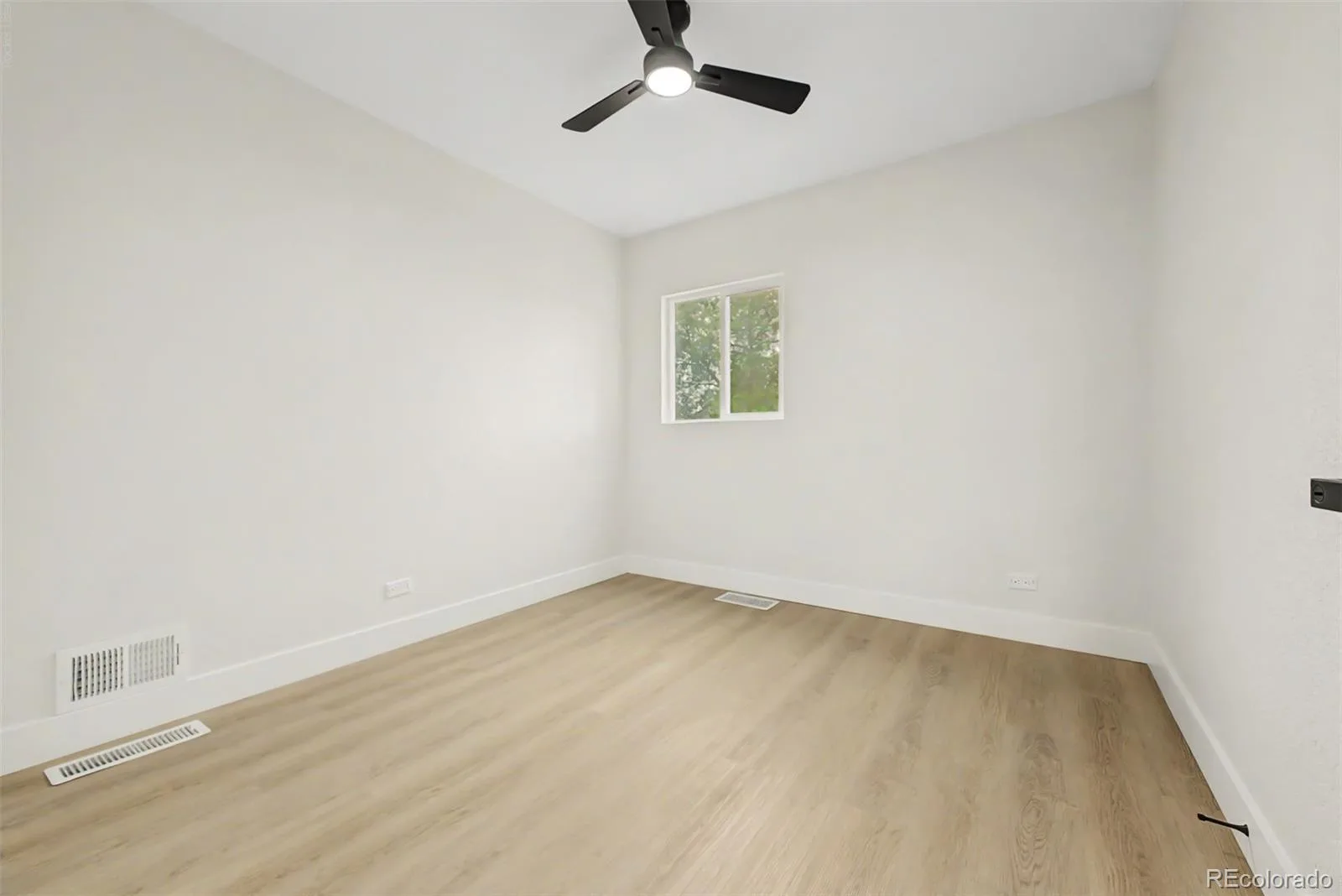 1242 S Seneca Way Denver CO 80223 | MLS #REC1656105 08272026035305 1600 15