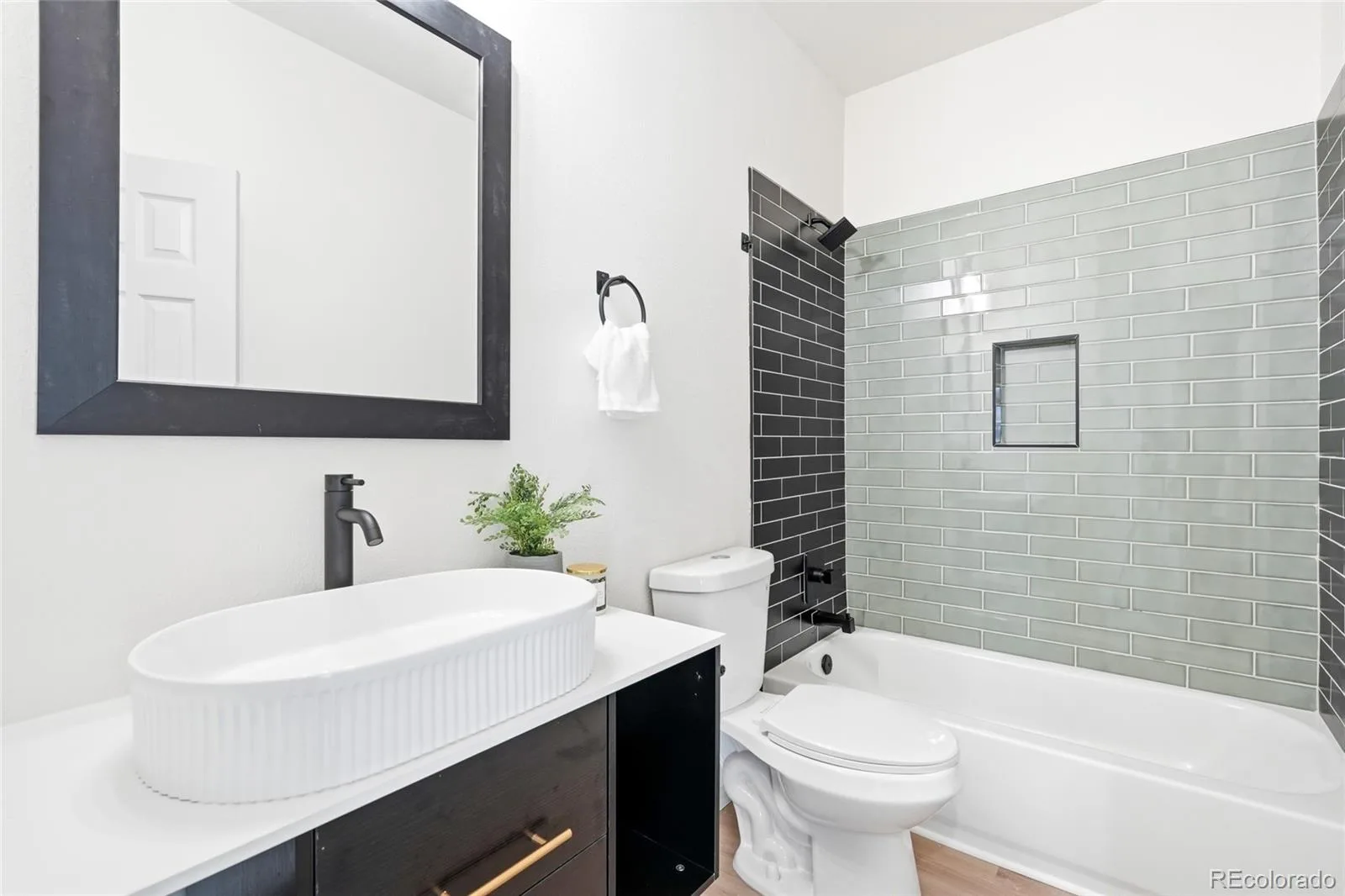 160 Granby Way #C Aurora CO 80011 MLS #REC1656231 06112026205413 1600 10