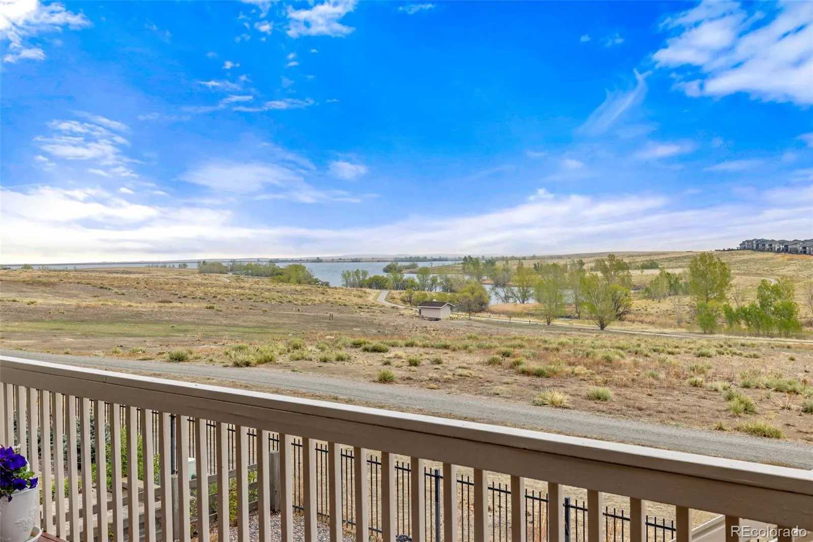 26743 E Peakview Place Aurora CO 80016 MLS #REC1657759 05232026182122 1600 27