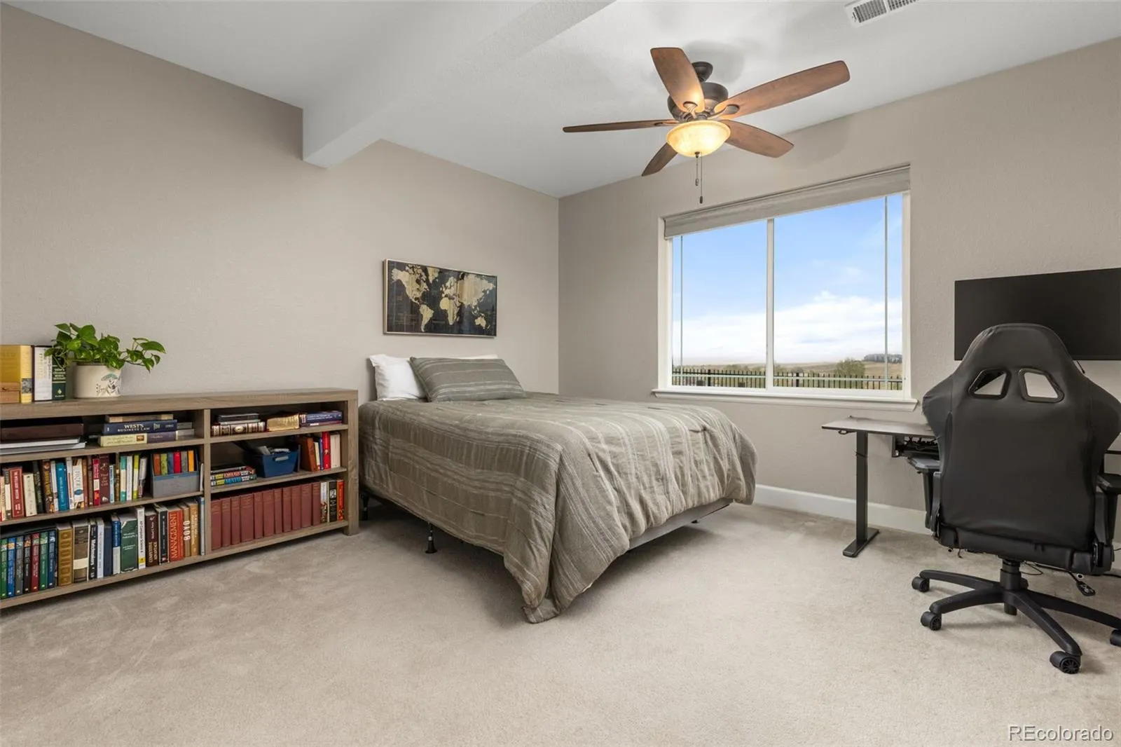 26743 E Peakview Place Aurora CO 80016 MLS #REC1657759 05232026182122 1600 33