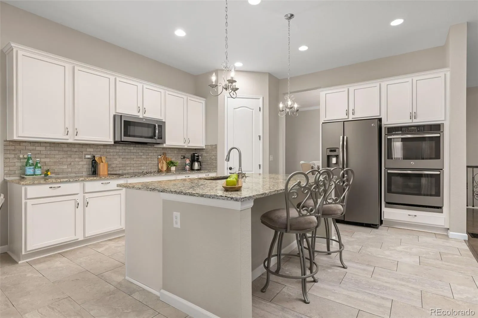 26743 E Peakview Place Aurora CO 80016 MLS #REC1657759 05232026182122 1600 6