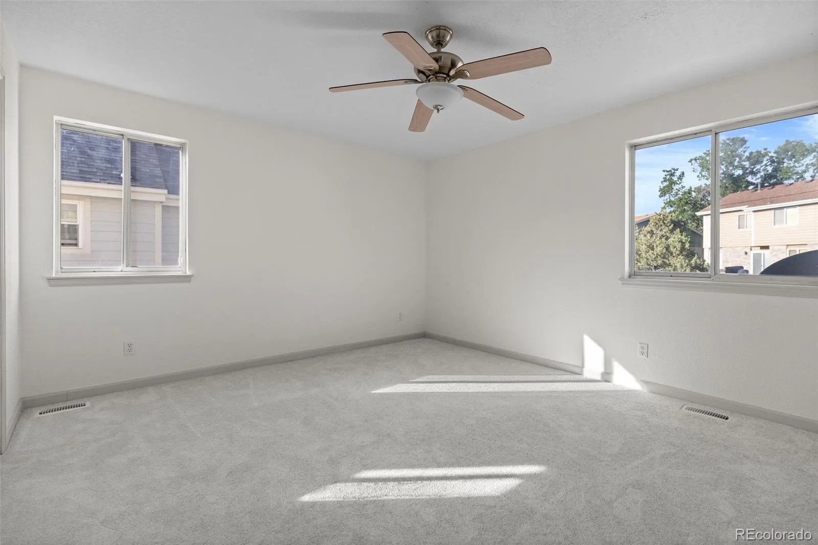 4215 S Ireland Court Aurora CO 80013 | MLS #REC1658282 08192026225354 1600 13