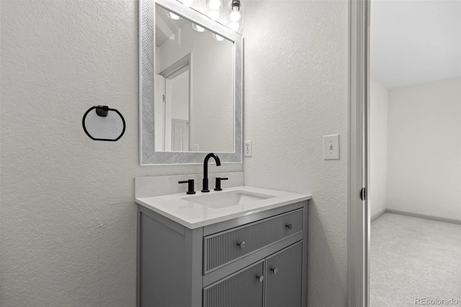 4215 S Ireland Court Aurora CO 80013 | MLS #REC1658282 08192026225354 1600 15