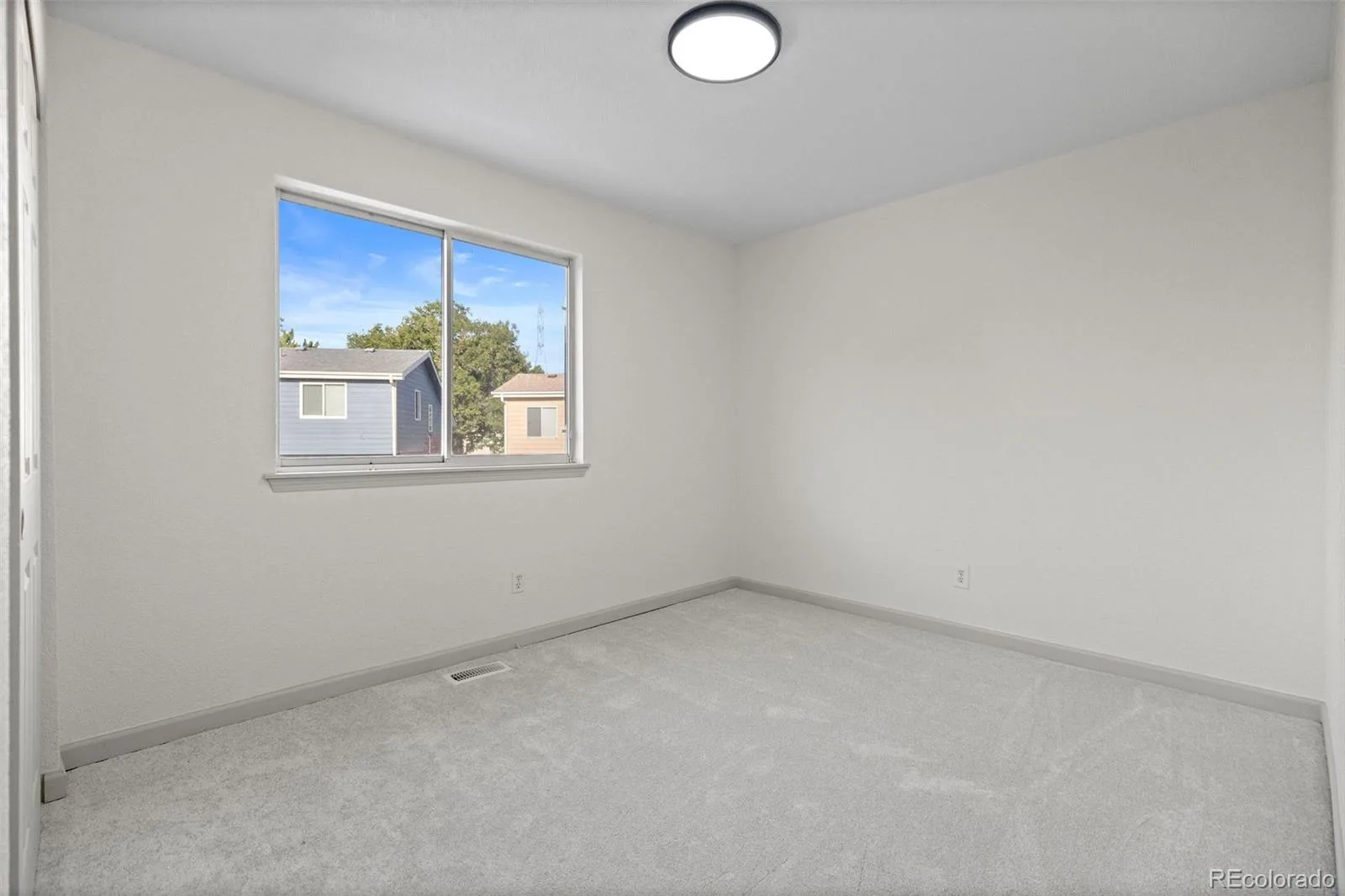 4215 S Ireland Court Aurora CO 80013 | MLS #REC1658282 08192026225354 1600 17