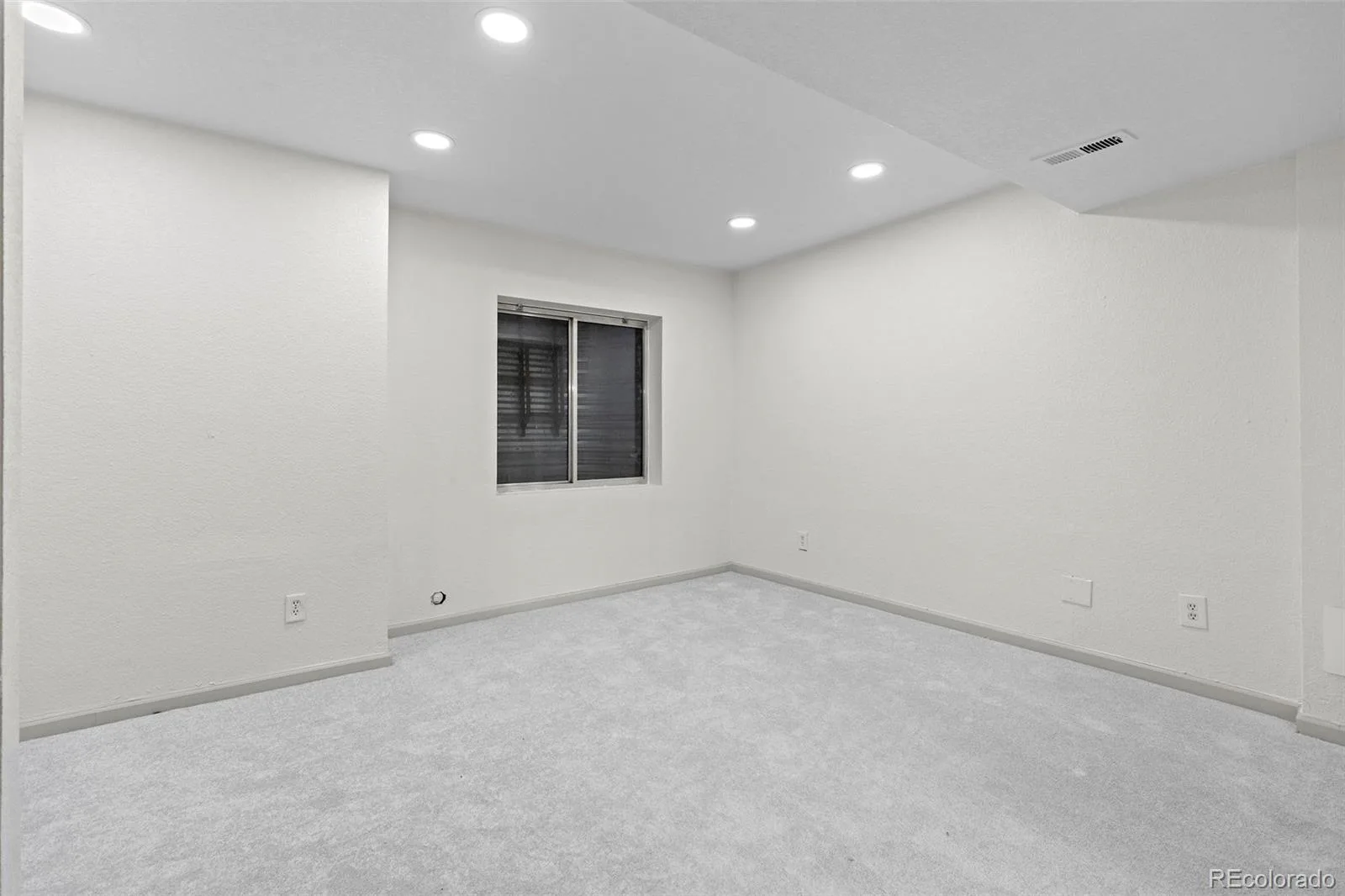 4215 S Ireland Court Aurora CO 80013 | MLS #REC1658282 08192026225354 1600 22