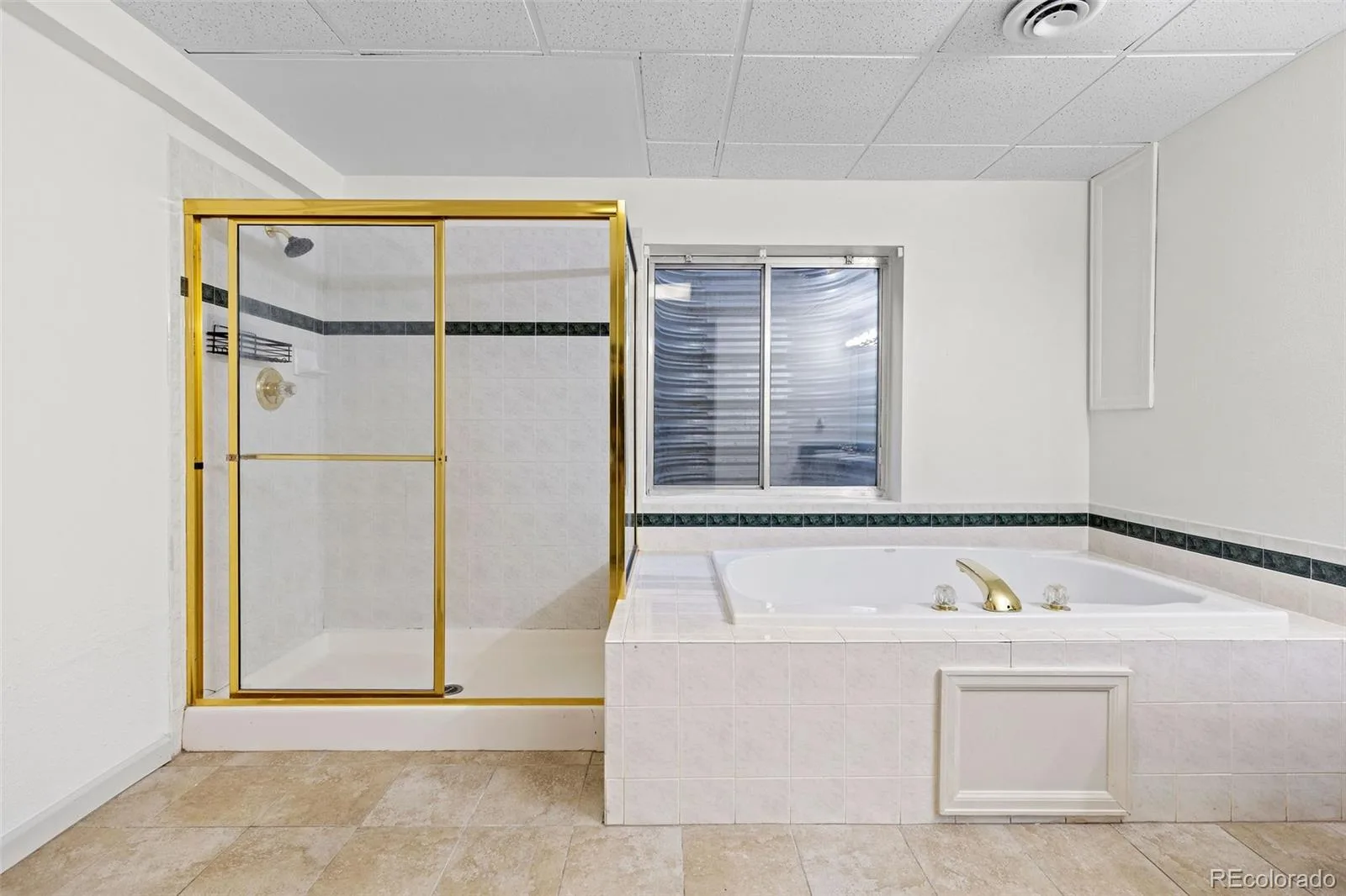 4215 S Ireland Court Aurora CO 80013 | MLS #REC1658282 08192026225354 1600 23