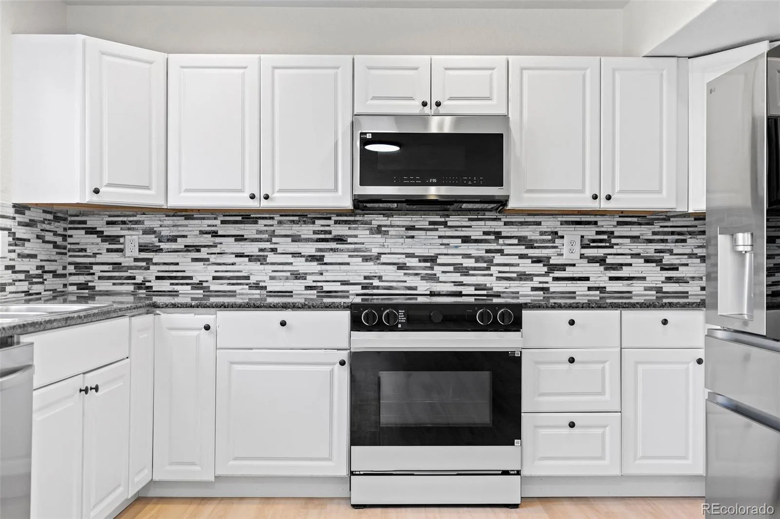 4215 S Ireland Court Aurora CO 80013 | MLS #REC1658282 08192026225354 1600 5