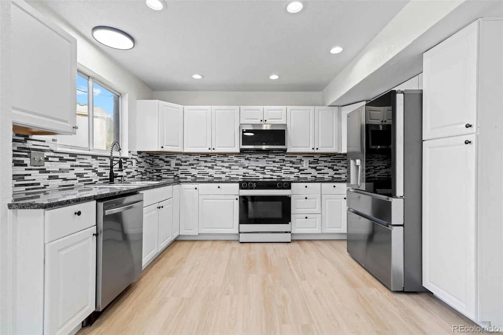 4215 S Ireland Court Aurora CO 80013 | MLS #REC1658282 08192026225354 1600 6