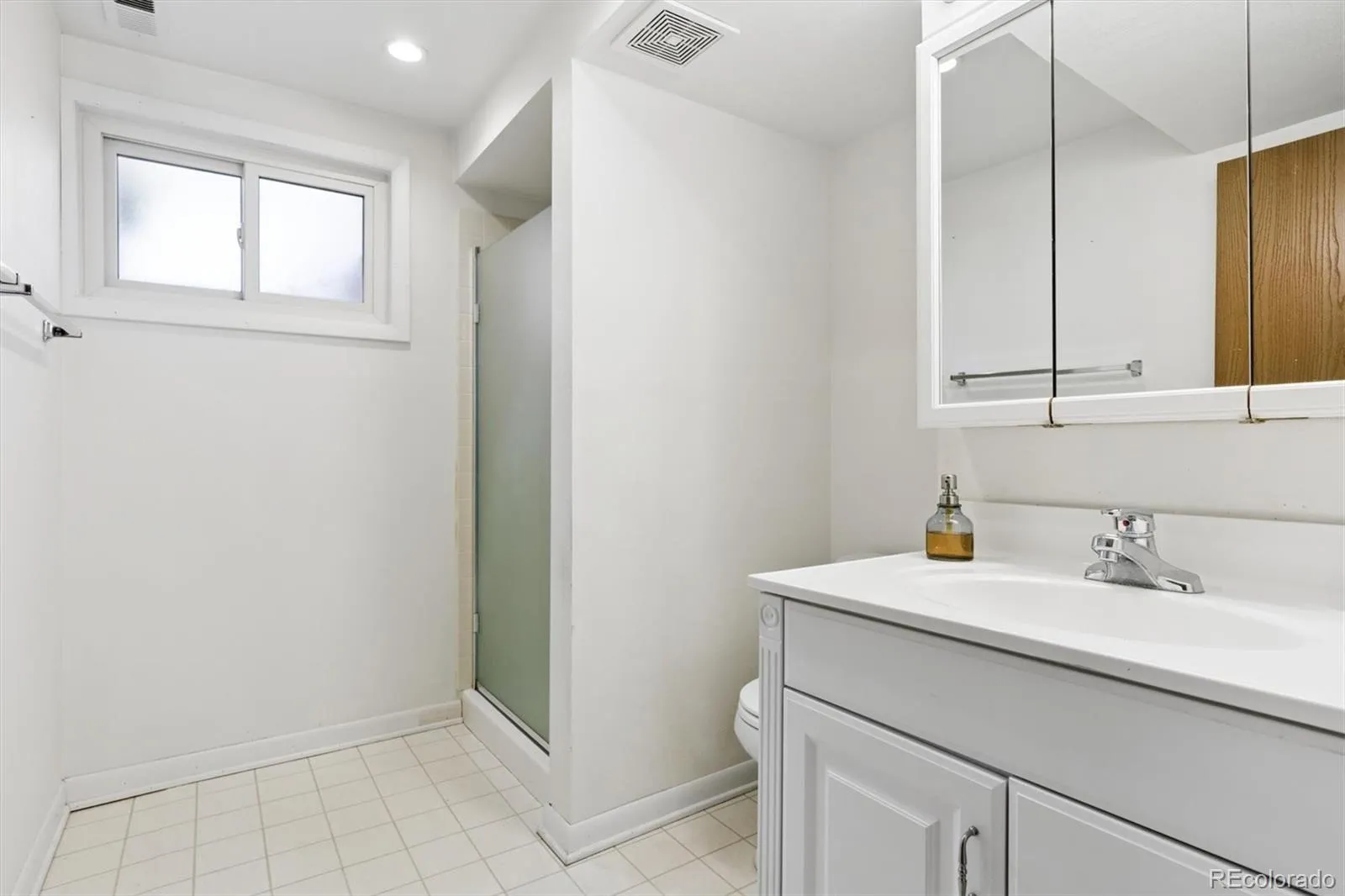 8005 E Princeton Avenue Denver CO 80237 MLS #REC1660278 05182026223546 1600 18