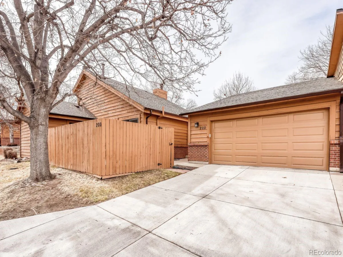 200 S Dearborn Circle Aurora CO 80012 MLS #REC1660752 06092026072347 1200 1