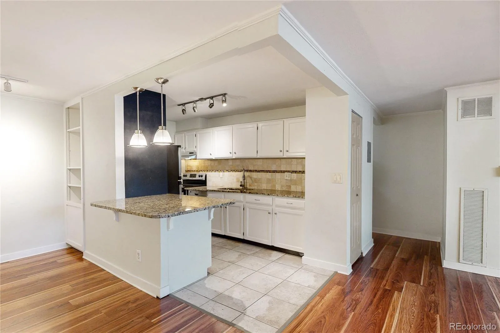 2 Adams Street #105 Denver CO 80206 | MLS #REC1668136 08272026172123 1600 7
