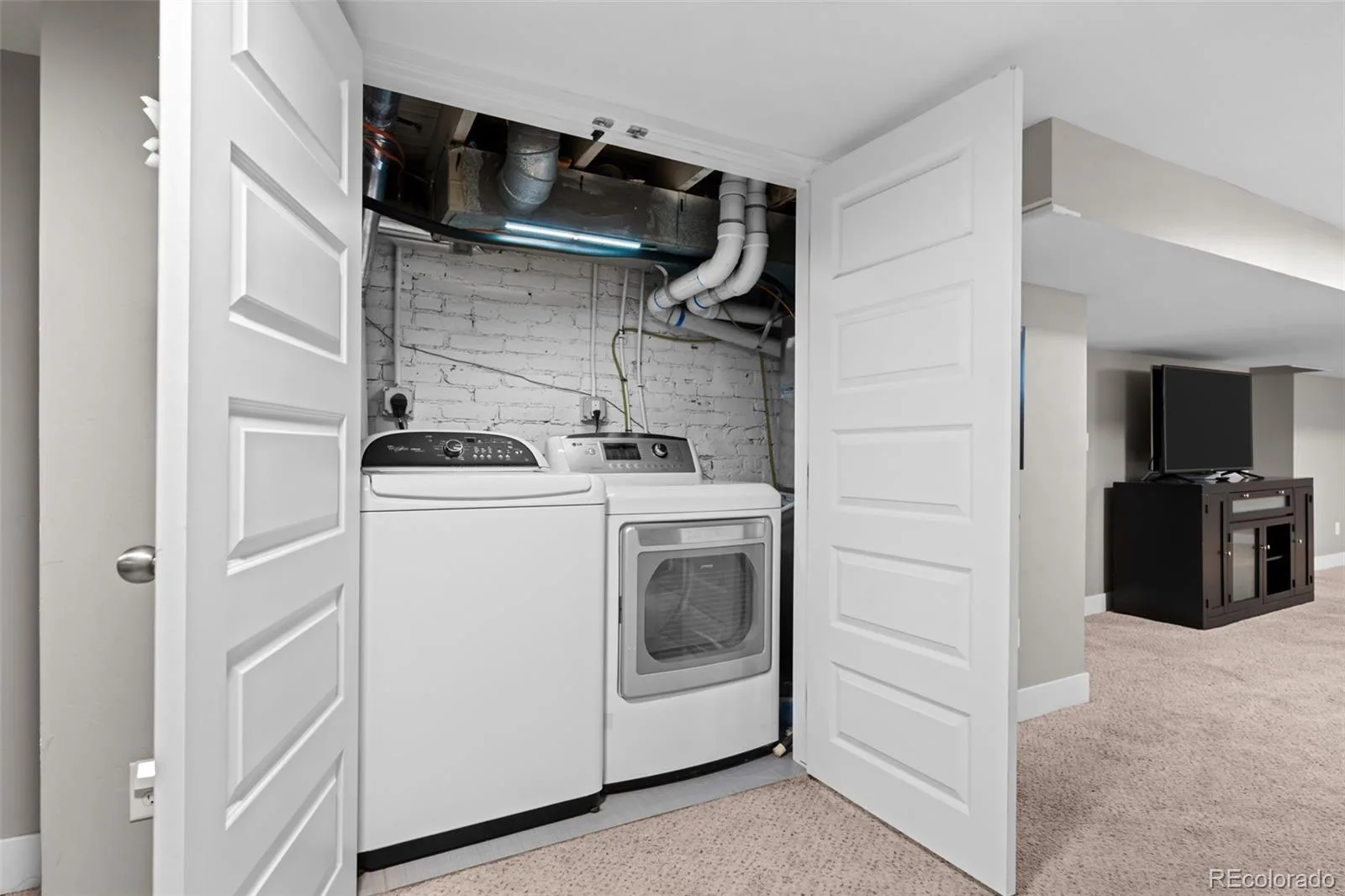 2643 N York Street Denver CO 80205 | MLS #REC1668205 09302026174509 1600 25