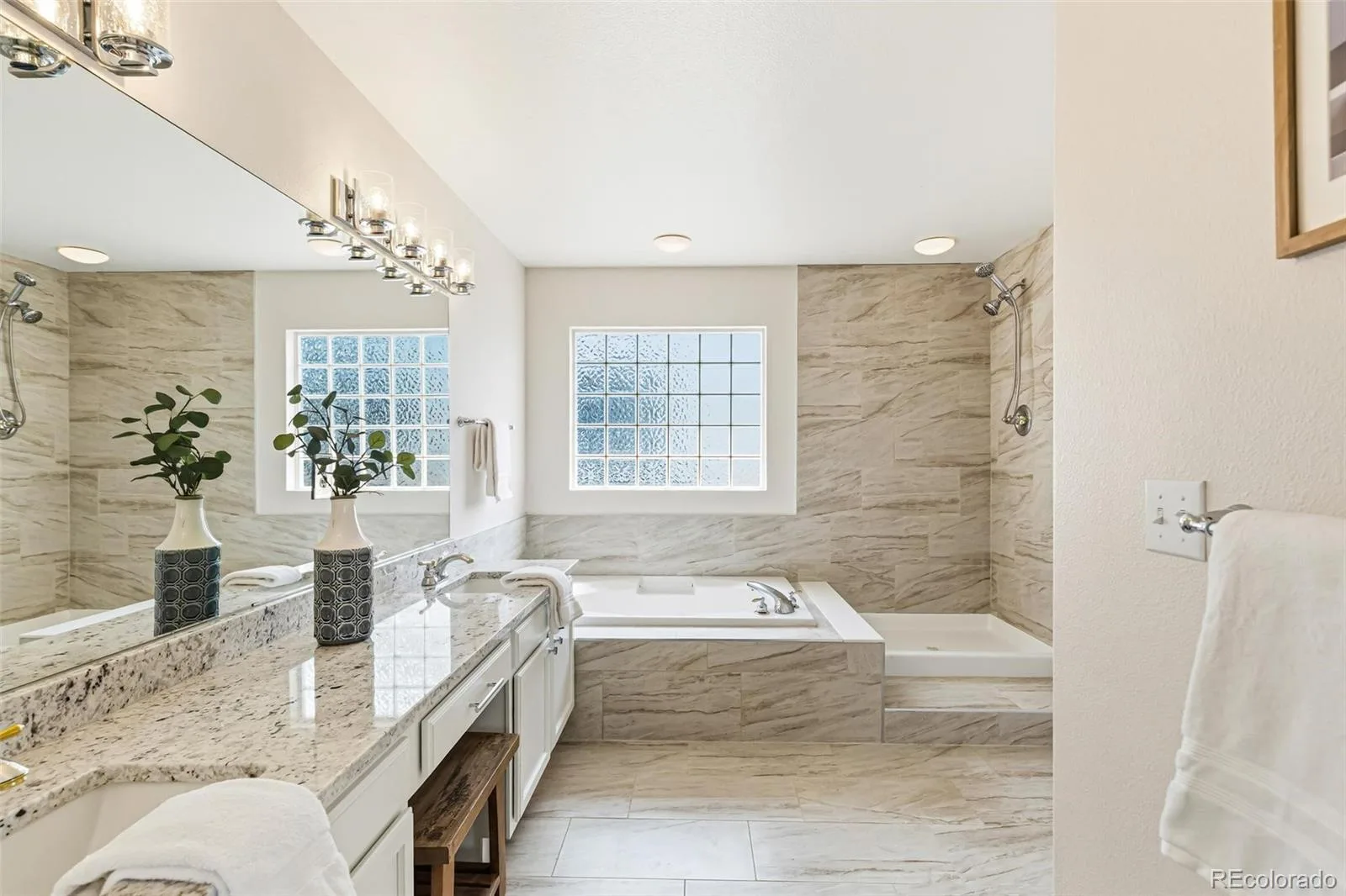 5790 S Danube Circle Aurora CO 80015 | MLS #REC1668327 08232026182553 1600 25