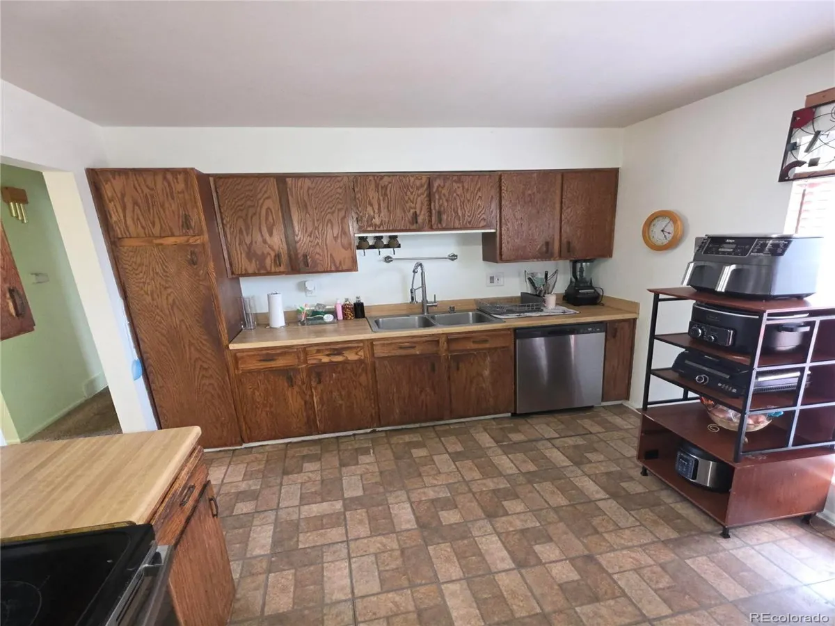 1036 Mobile Street Aurora CO 80011 MLS #REC1668430 05062026230742 1200 8