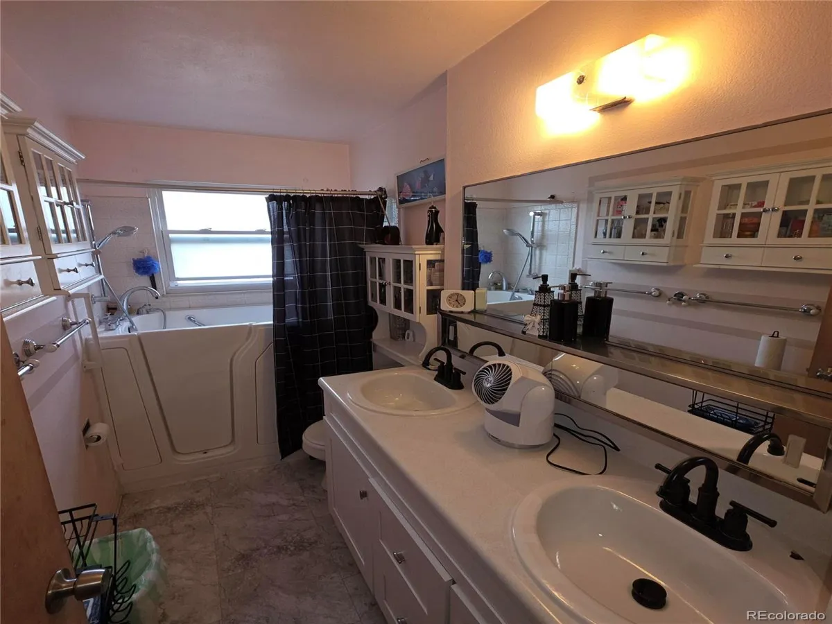 1036 Mobile Street Aurora CO 80011 MLS #REC1668430 05062026230742 1200 9