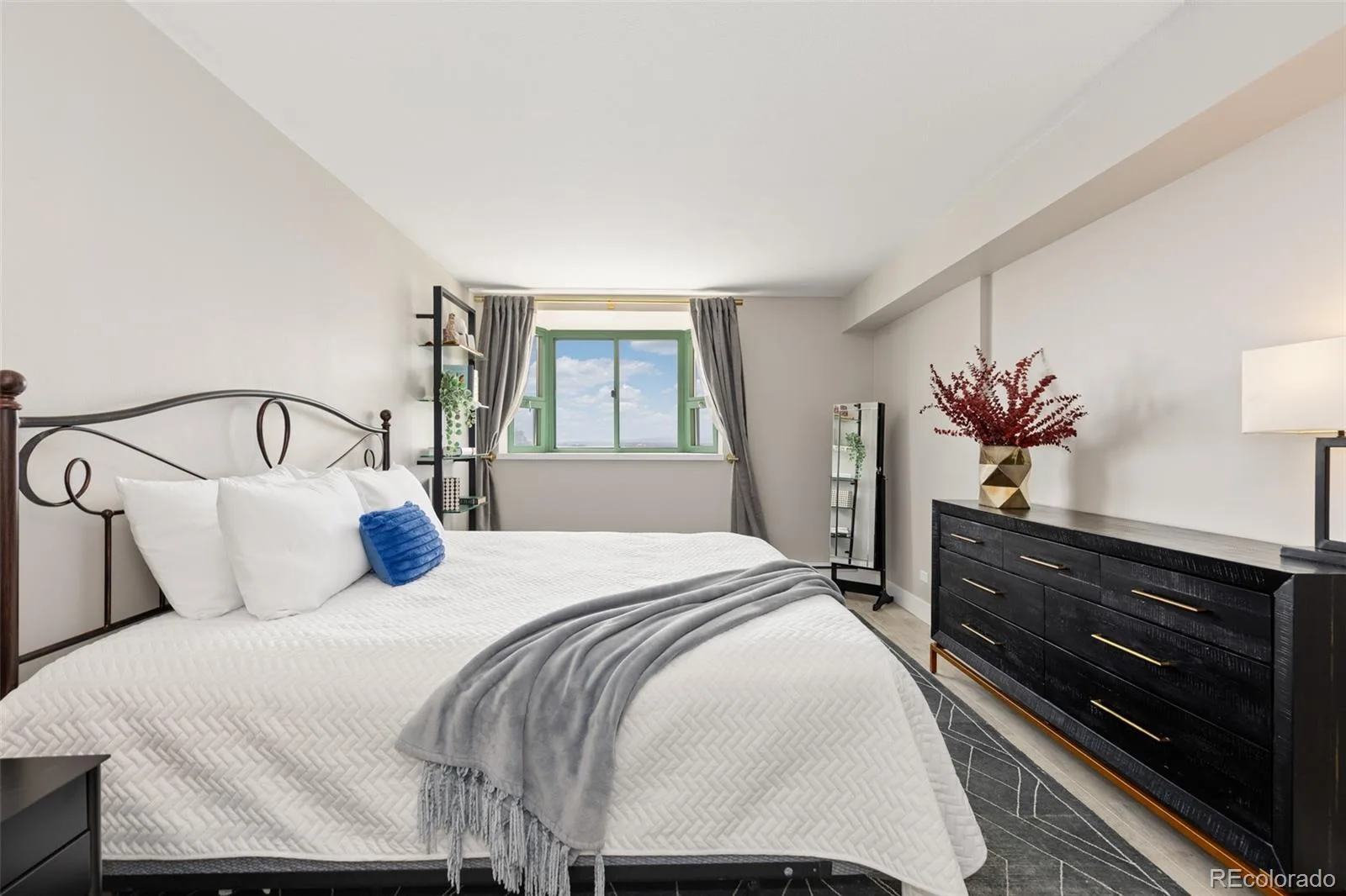 550 E 12th Avenue #1905 Denver CO 80203 MLS #REC1669411 07102026180155 1600 30