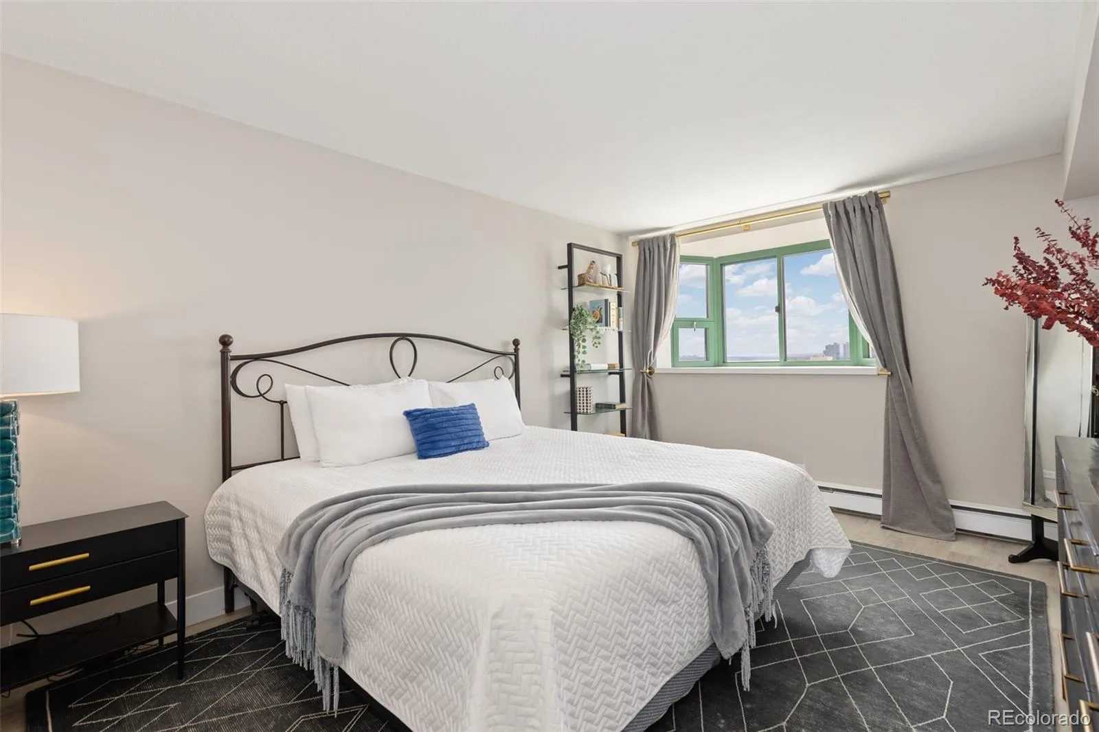 550 E 12th Avenue #1905 Denver CO 80203 MLS #REC1669411 07102026180155 1600 31