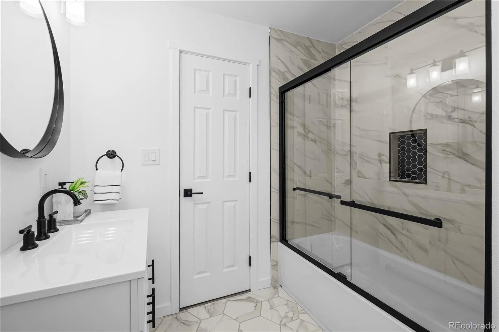 3541 N Monaco Parkway Denver CO 80207 MLS #REC1669824 05252026200810 1600 14