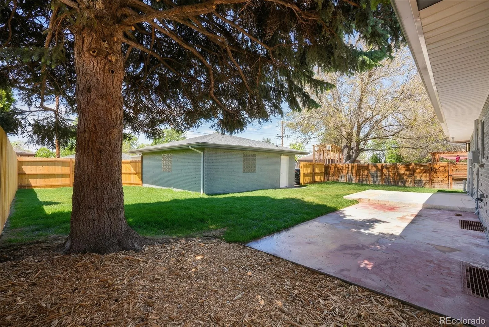 3541 N Monaco Parkway Denver CO 80207 MLS #REC1669824 05252026200810 1600 25