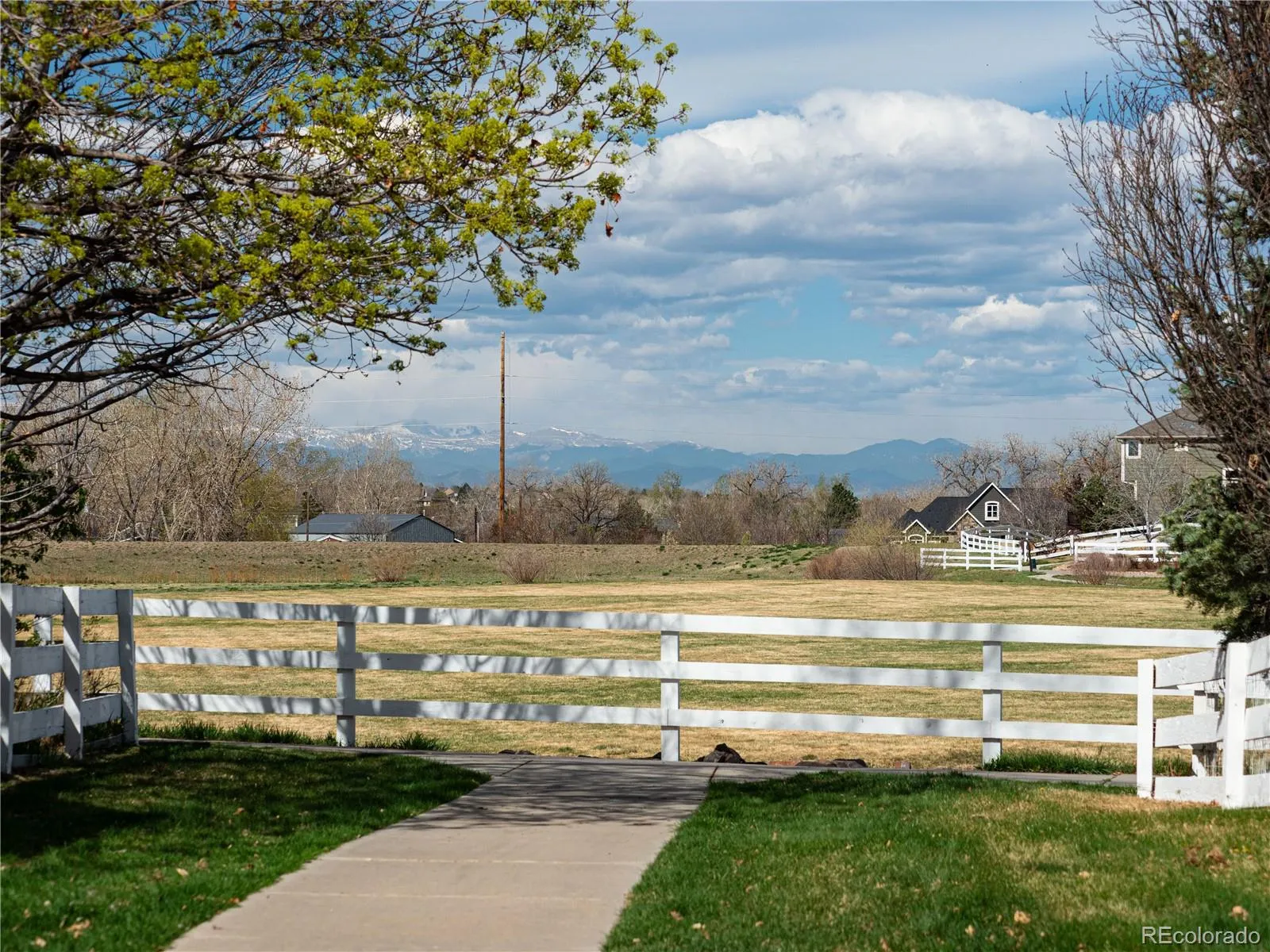 6668 S Killarney Court Aurora CO 80016 MLS #REC1671204 05052026191428 1600 37
