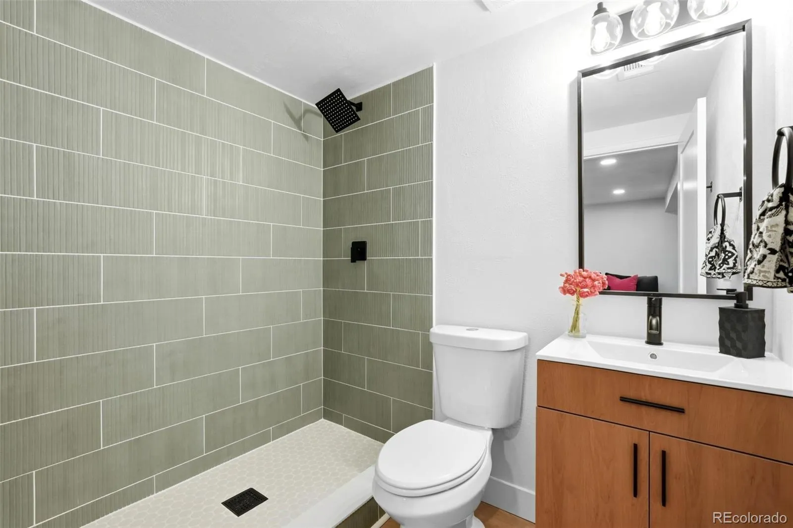 8191 Everett Way Arvada CO 80005 MLS #REC1671295 05232026092019 1600 38